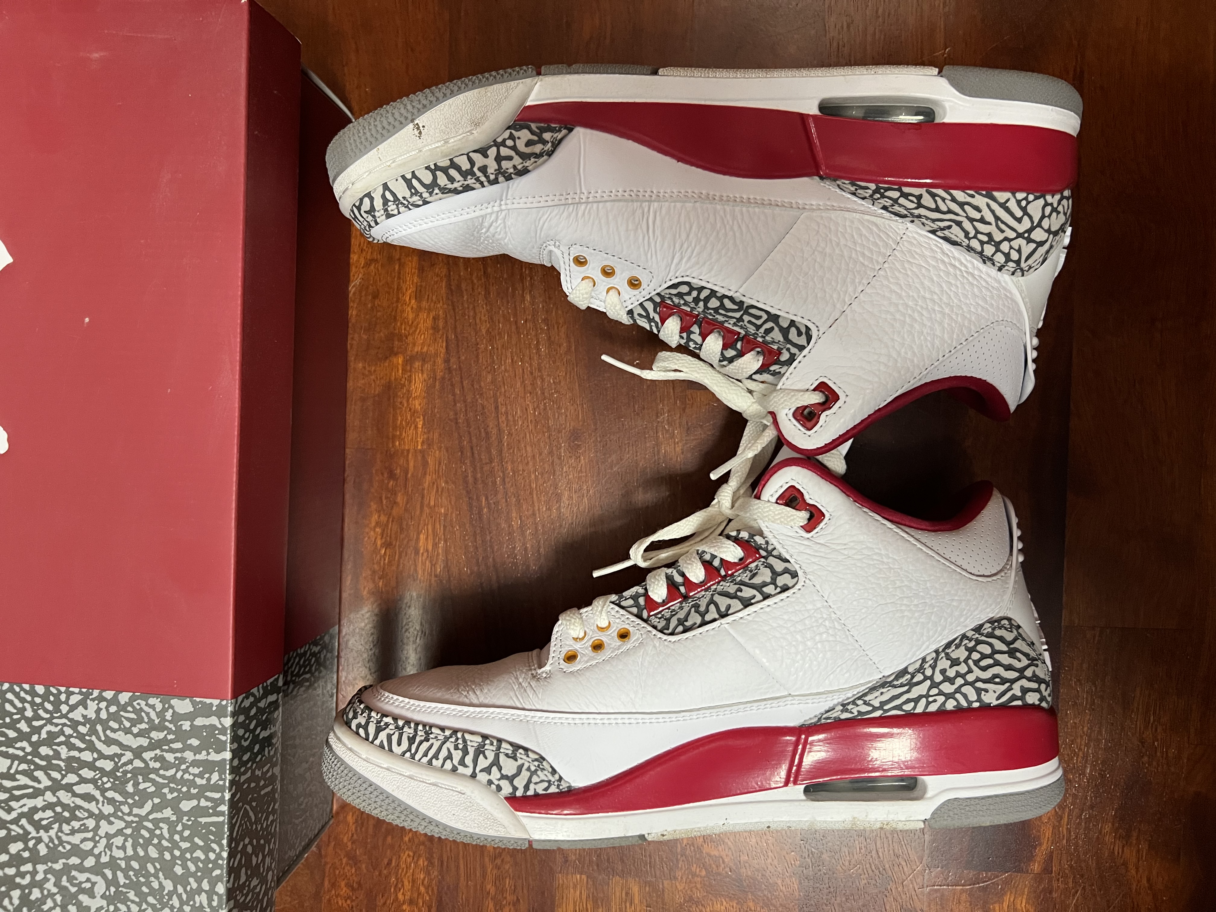 Air Jordan 3 Retro 'Cardinal Red' (2022) photo 2