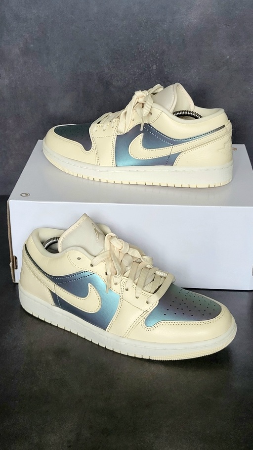 Air Jordan 1 Low 'Muslin Royal Tint' (2025)