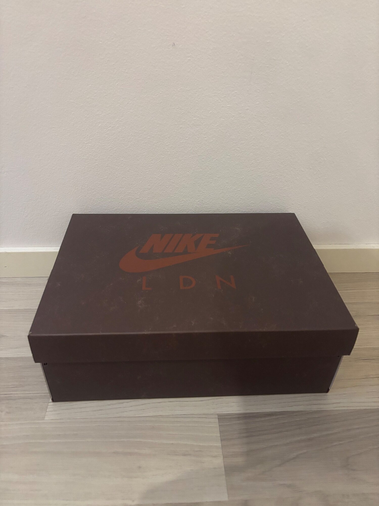 Air Jordan 4 'London Black' (2026) photo 7