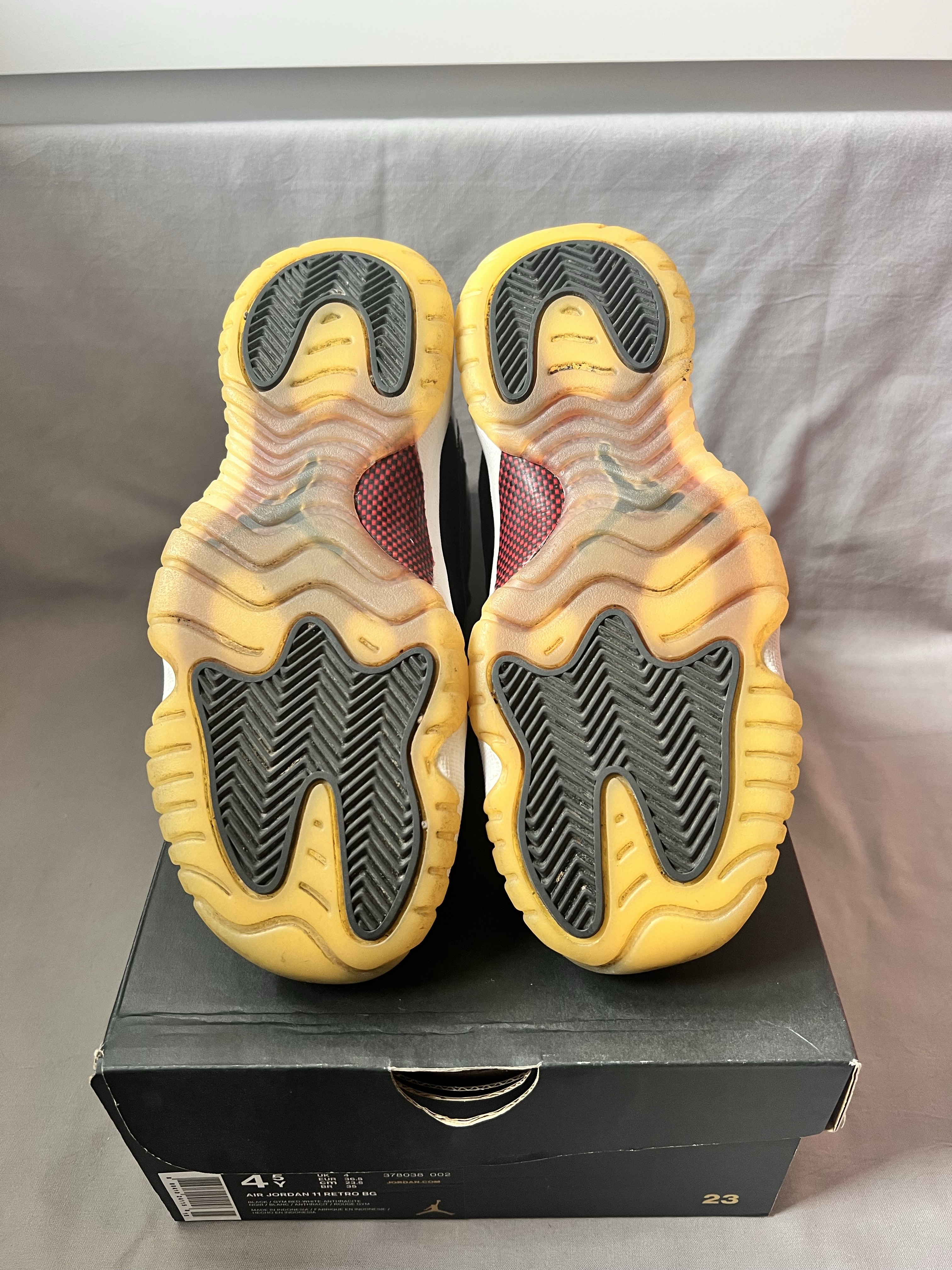 Air Jordan XI 11 Retro 72-10 (GS) photo 5