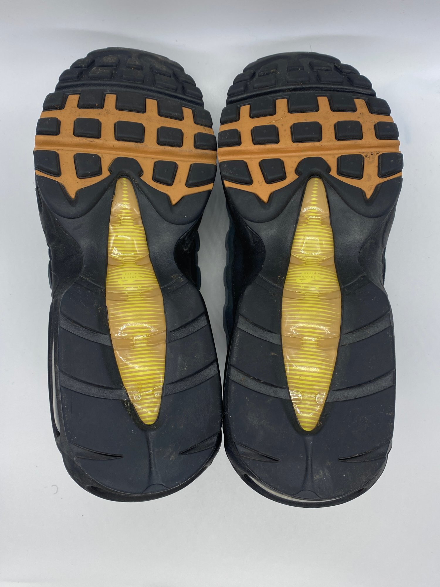 Nike Air Max 95 Icons Yellow Strike (2023) photo 5