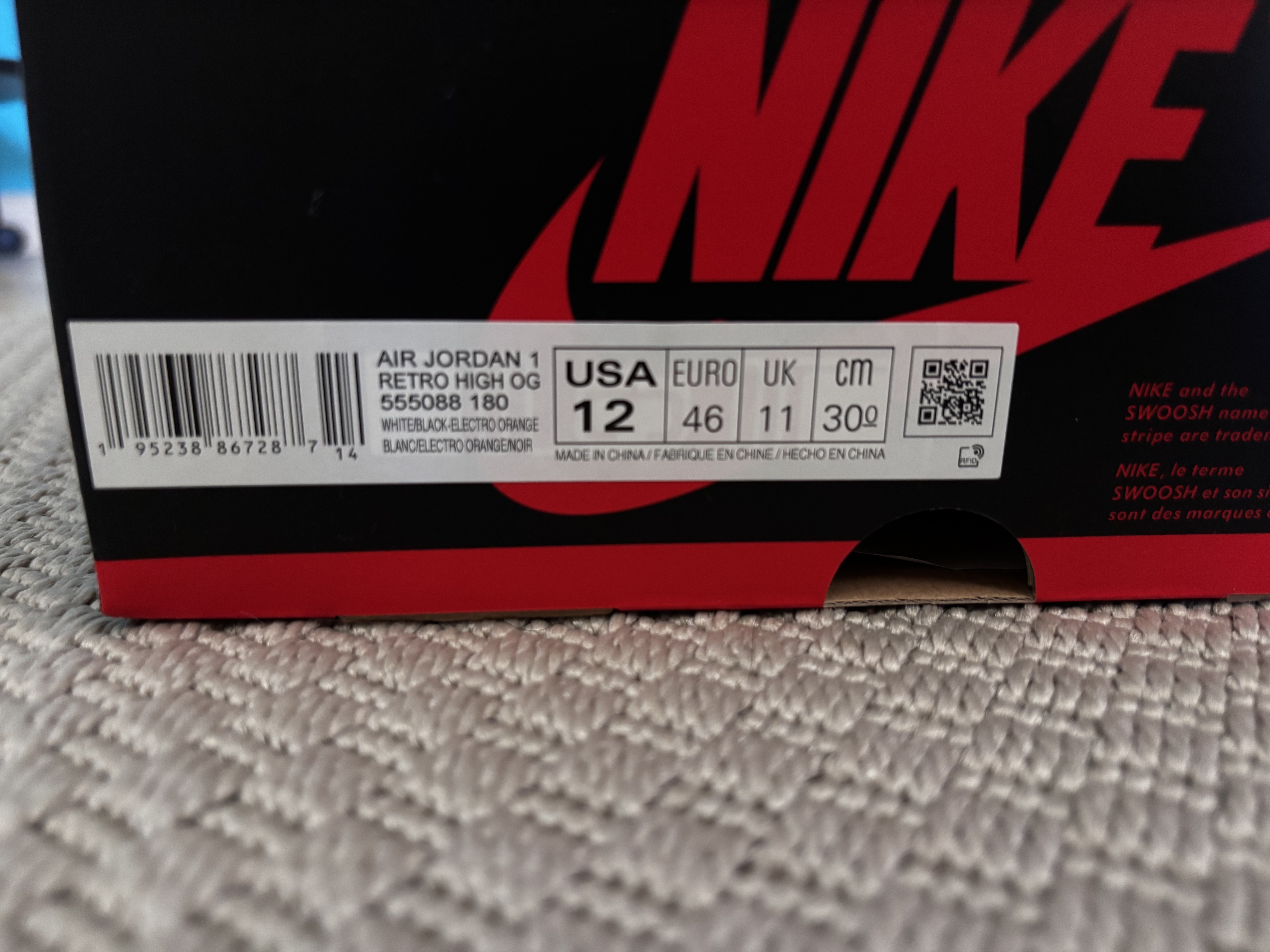 Air Jordan 1 Retro High 'Electro Orange' (2021) photo 7