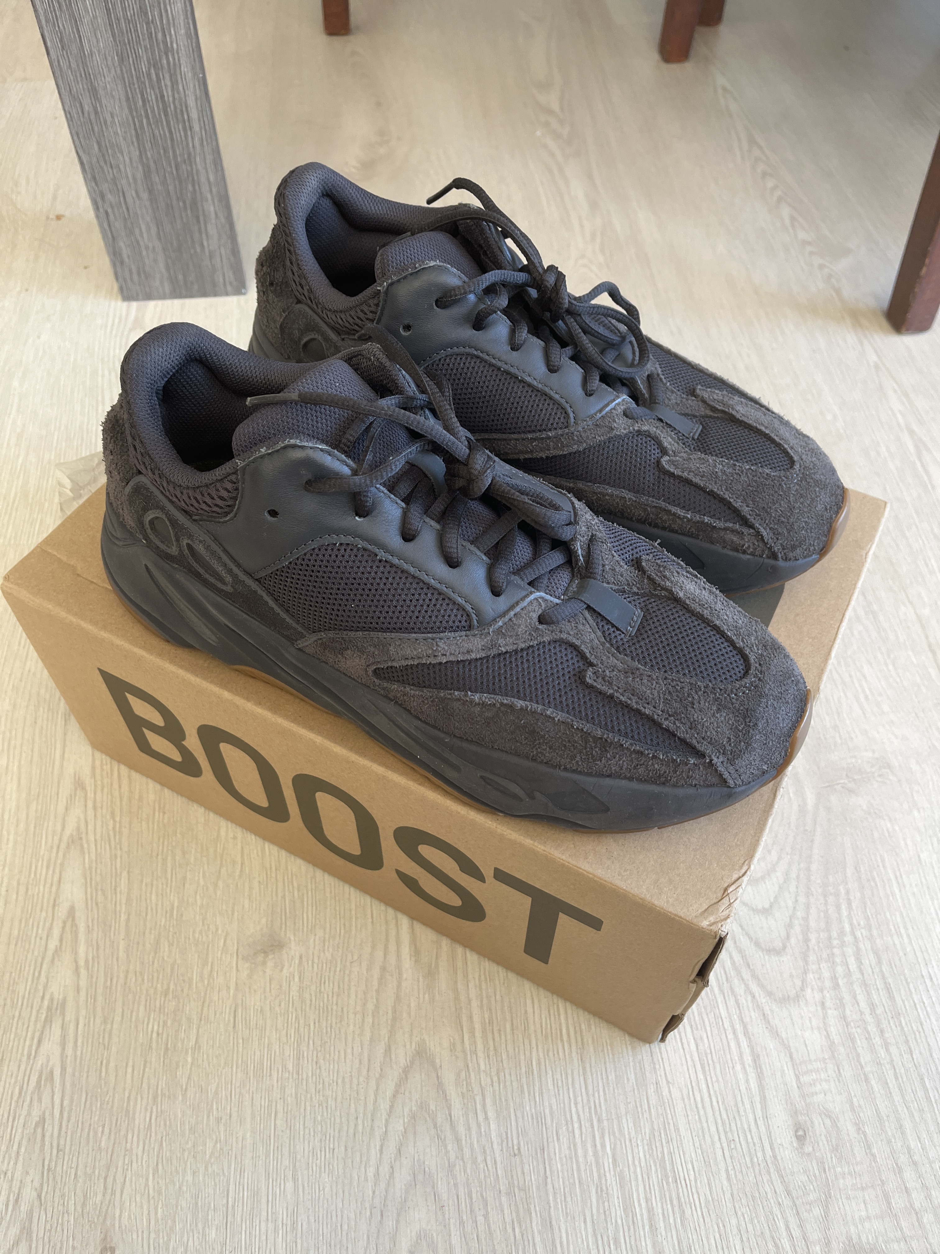 Yeezy Boost 700 'Utility Black' photo 10