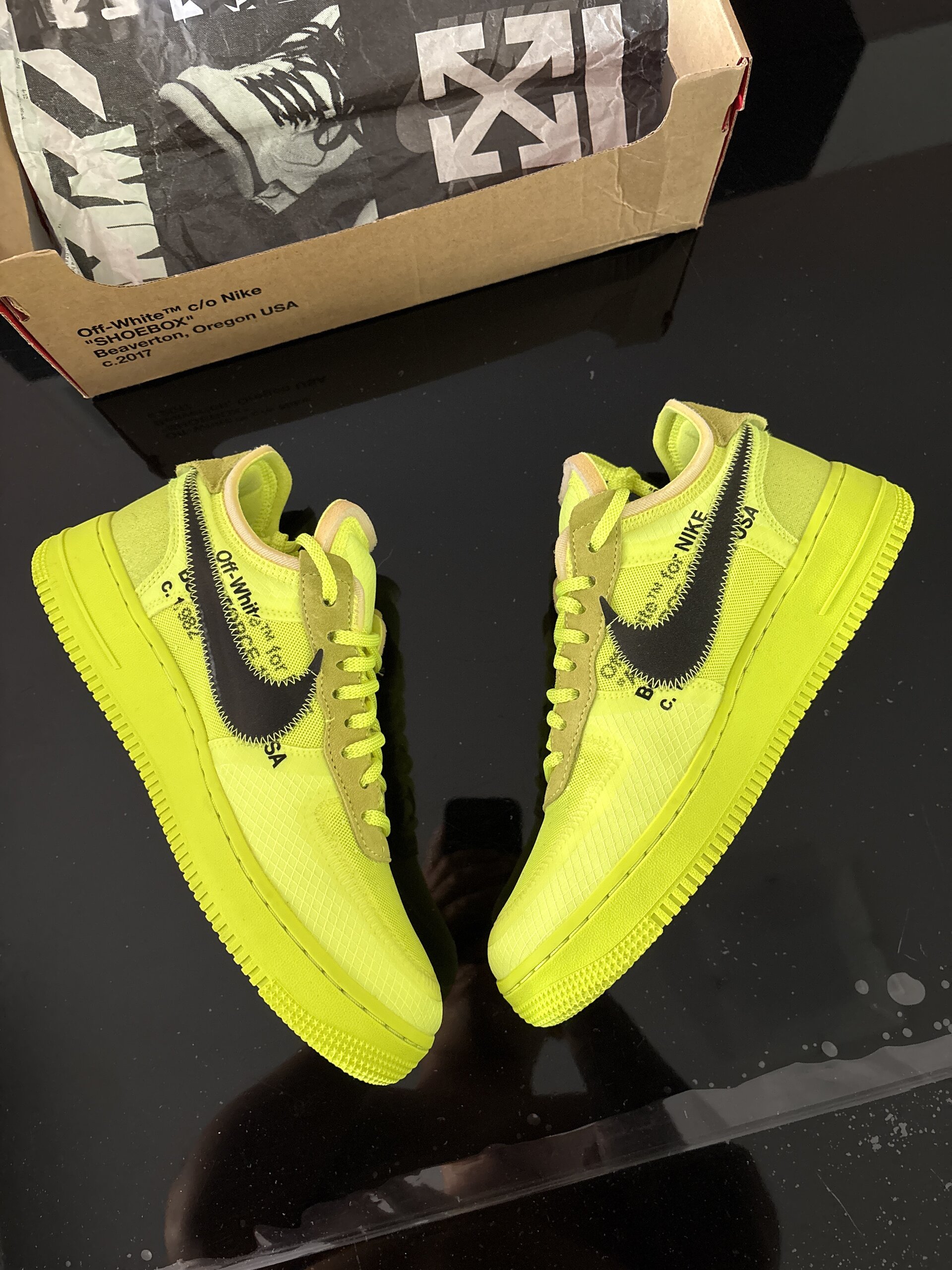 Nike x Off-White Air Force 1 Low 'Volt' (2018) photo 2