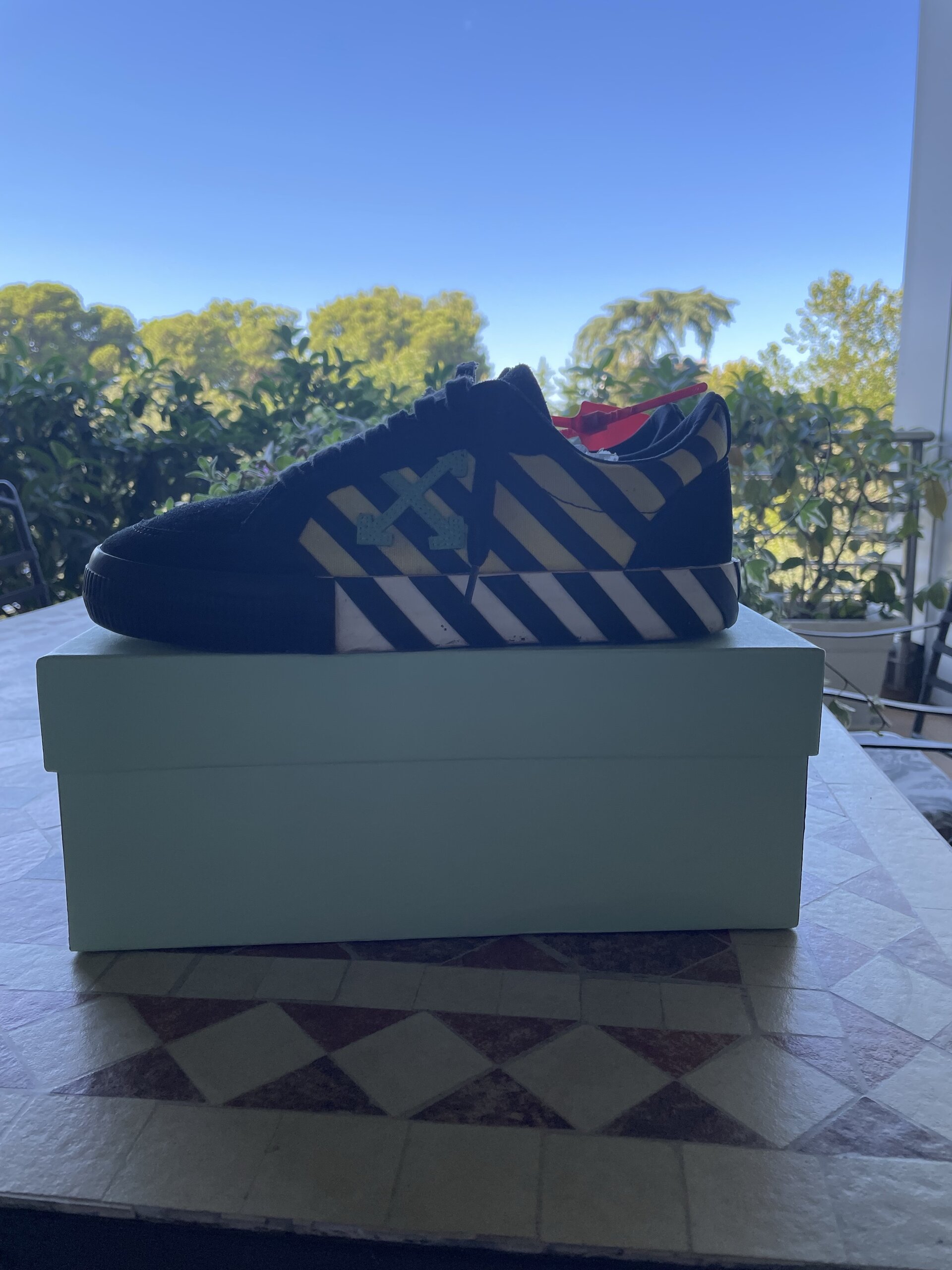 Off White Vulc Arrow Low Top Sneakers Black Yellow Green (2019) photo 8