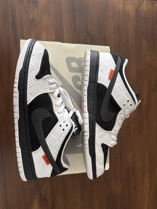 Nike SB x TIGHTBOOTH Dunk Low (2023)