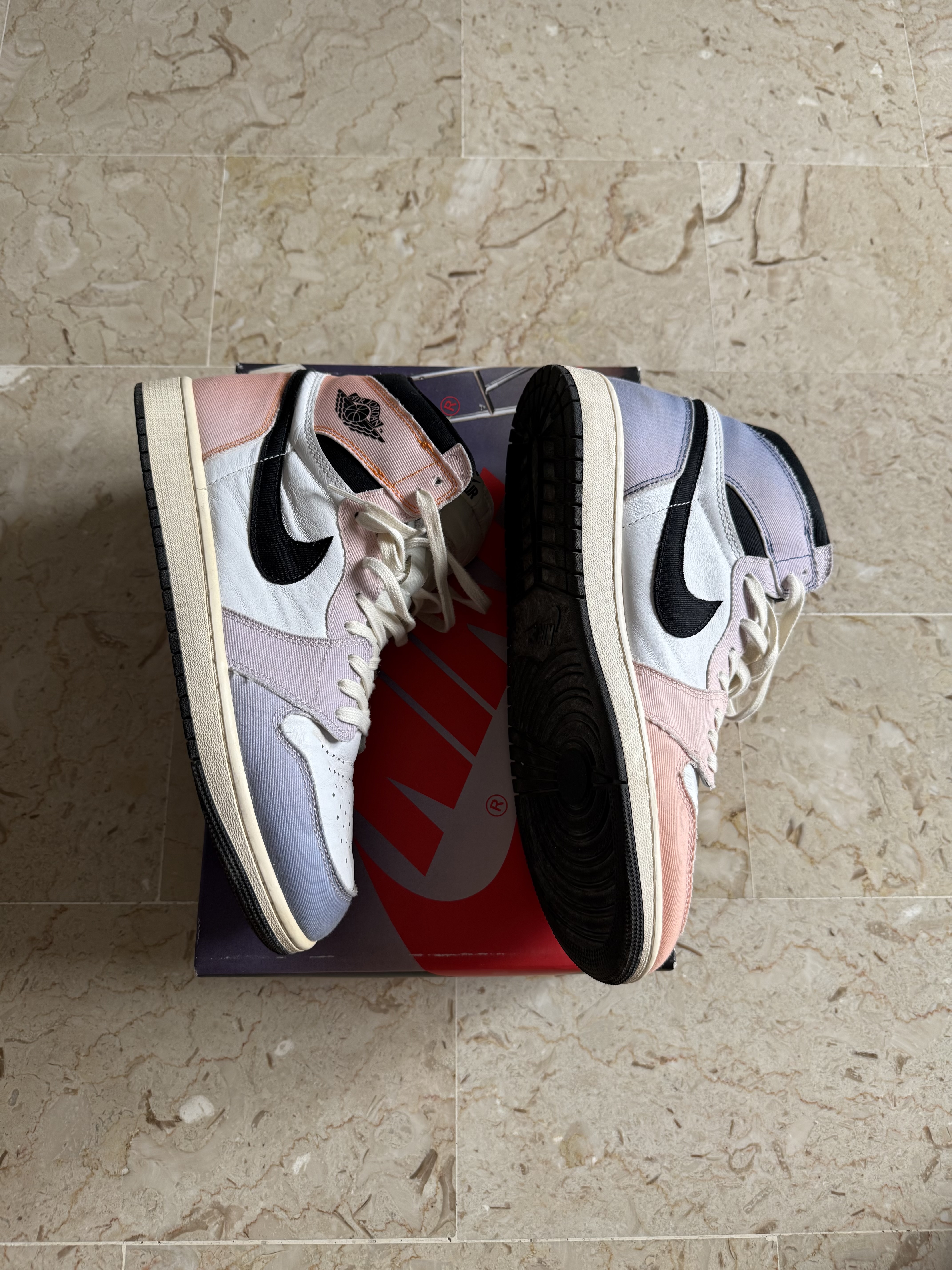 Air Jordan 1 High OG 'Skyline' (2023) photo 2