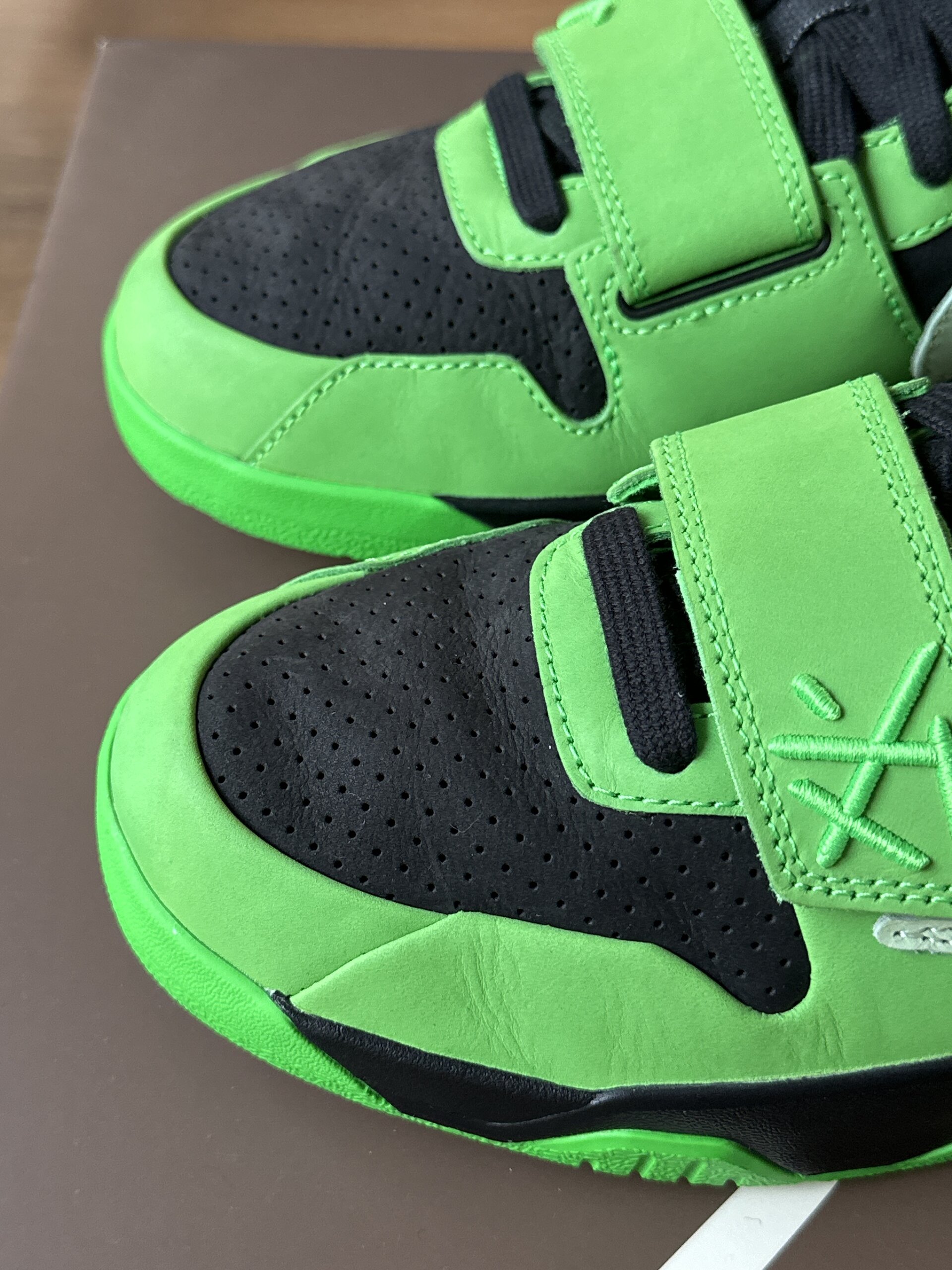 Air Jordan x Travis Scott Jumpman Jack 'Green Spark' (2026) photo 9