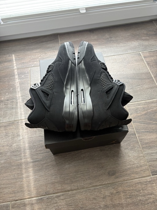 Air Jordan 4 Retro 'Black Cat' (2025)