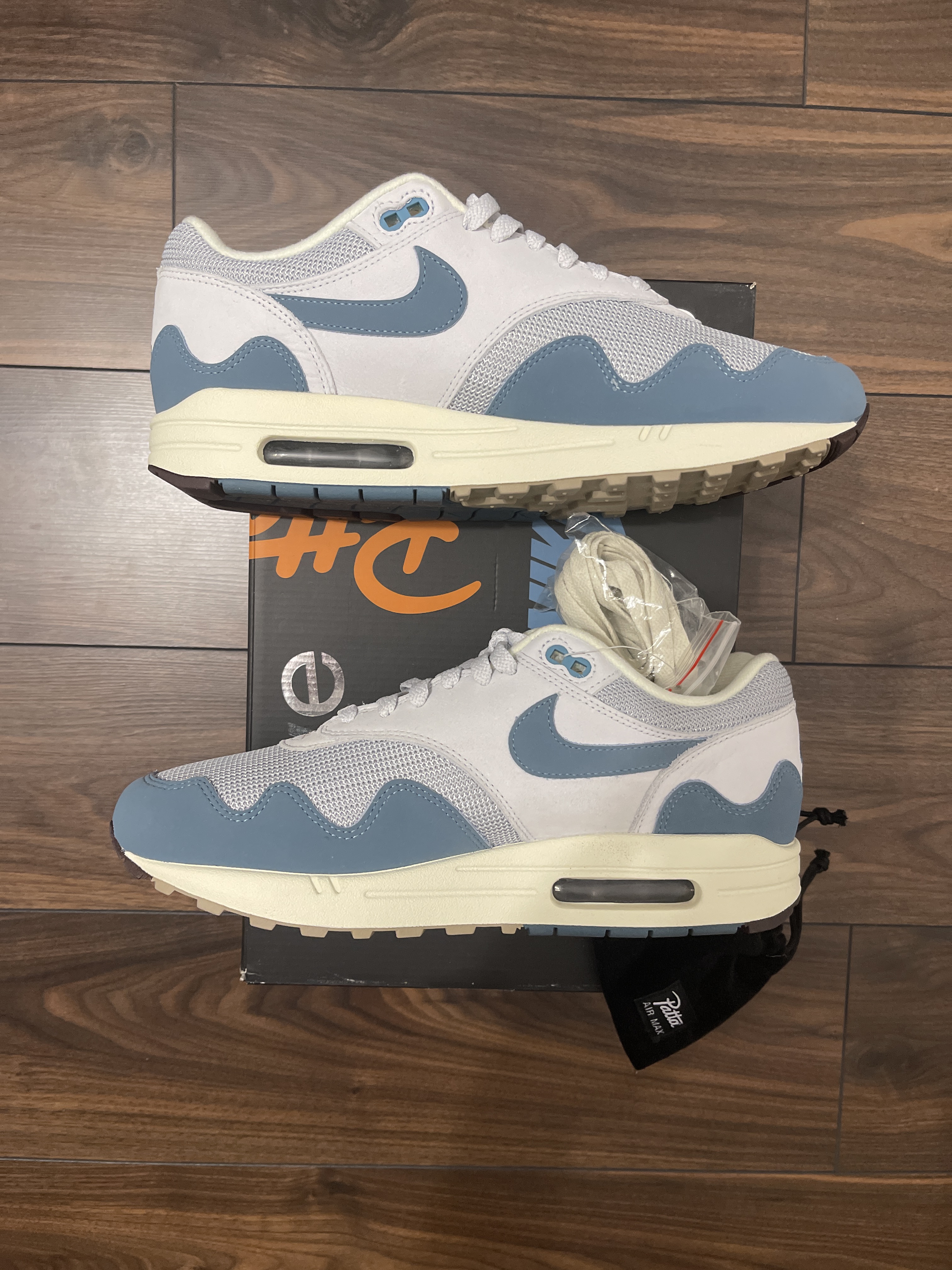 Nike x Patta Air Max 1 Waves 'Noise Aqua' (2021) (With Bracelet) photo 2