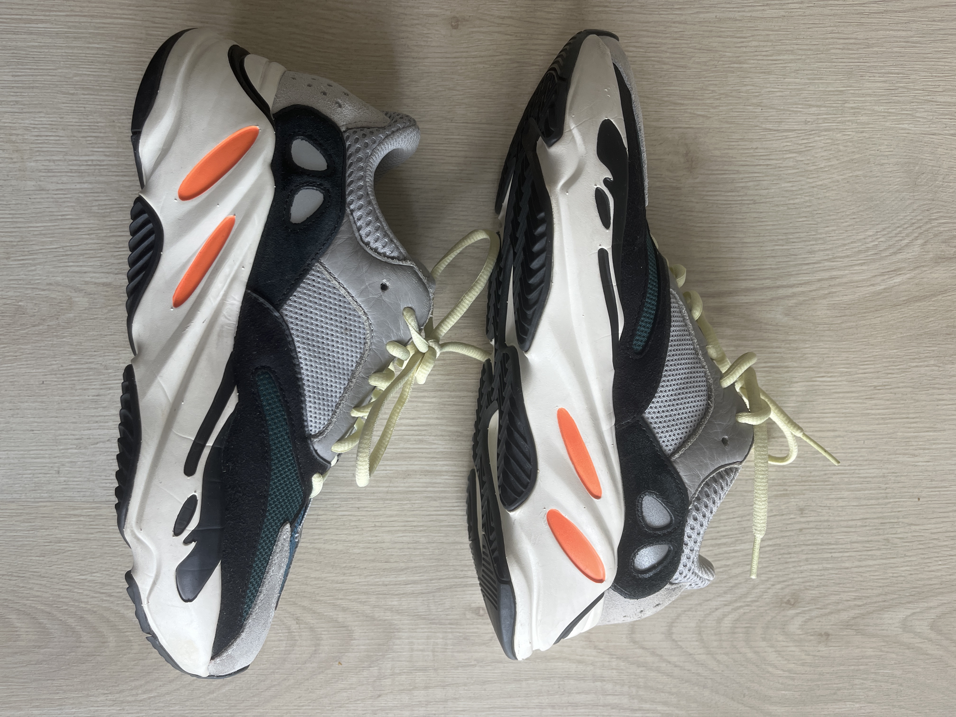 Yeezy Boost 700 'Wave Runner' photo 1