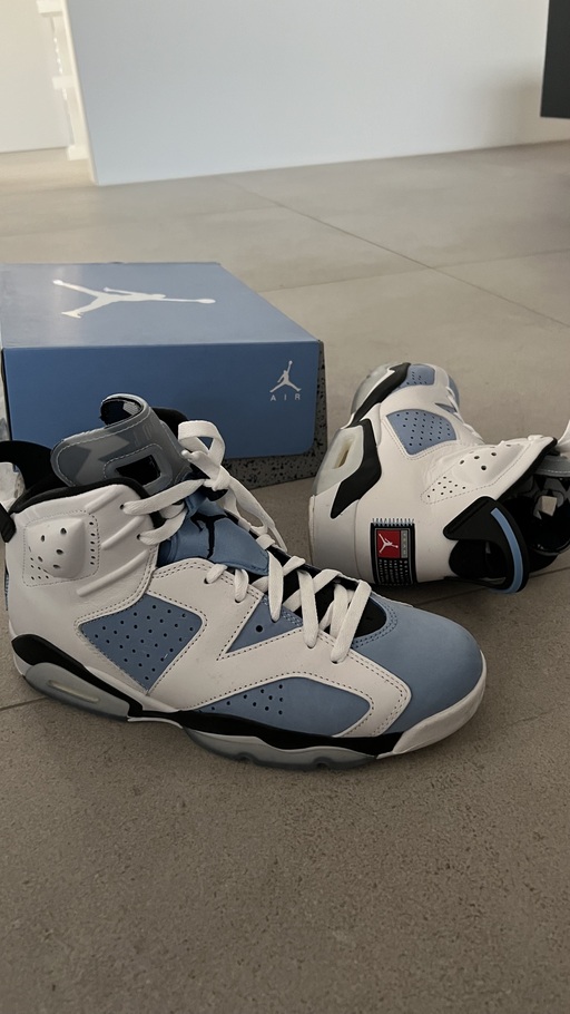 Air Jordan 6 UNC 'Blue White' (2022)