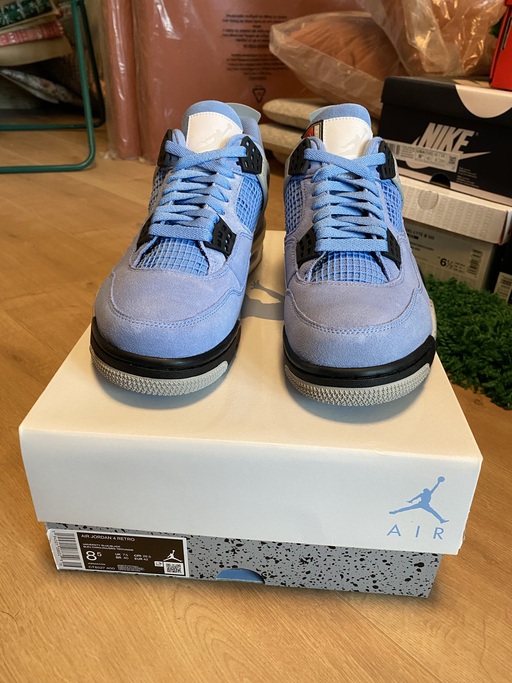 Air Jordan 4 Retro 'University Blue' (2021)
