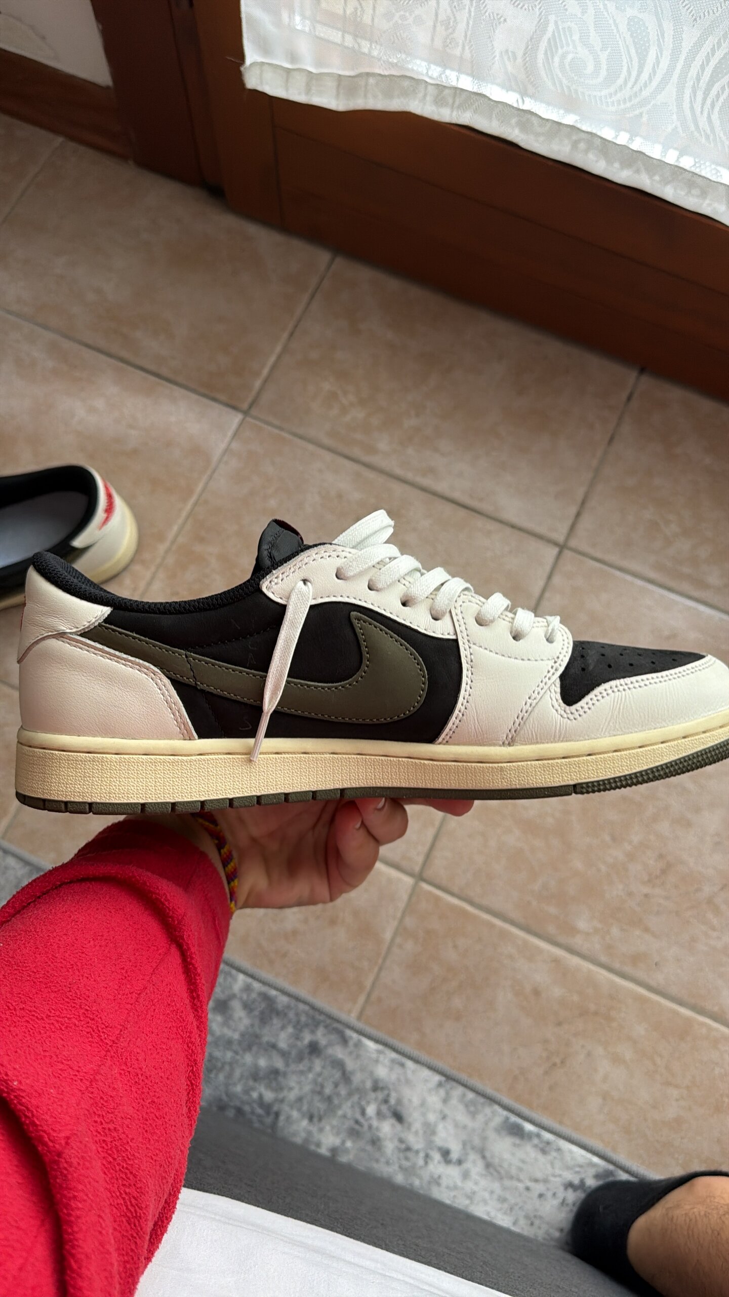 Air Jordan x Travis Scott 1 Low OG SP WMNS 'Olive' (2023) photo 2