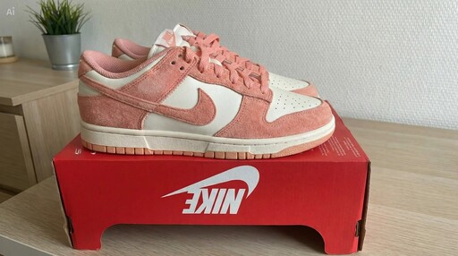Nike Dunk Low WMNS 'Rose Whisper'