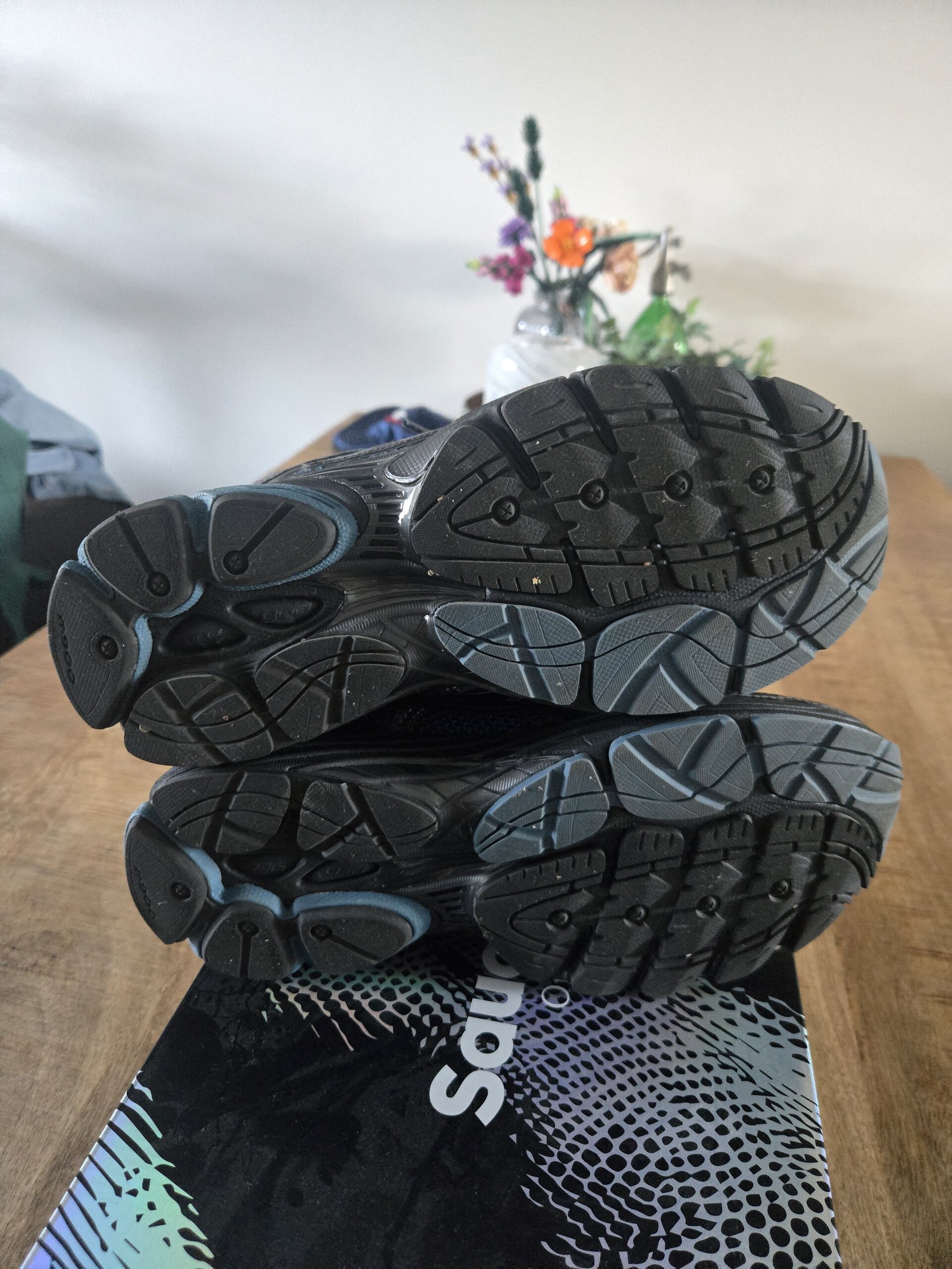 Saucony Progrid OMNI 9 'Black Glow' (2025) photo 5