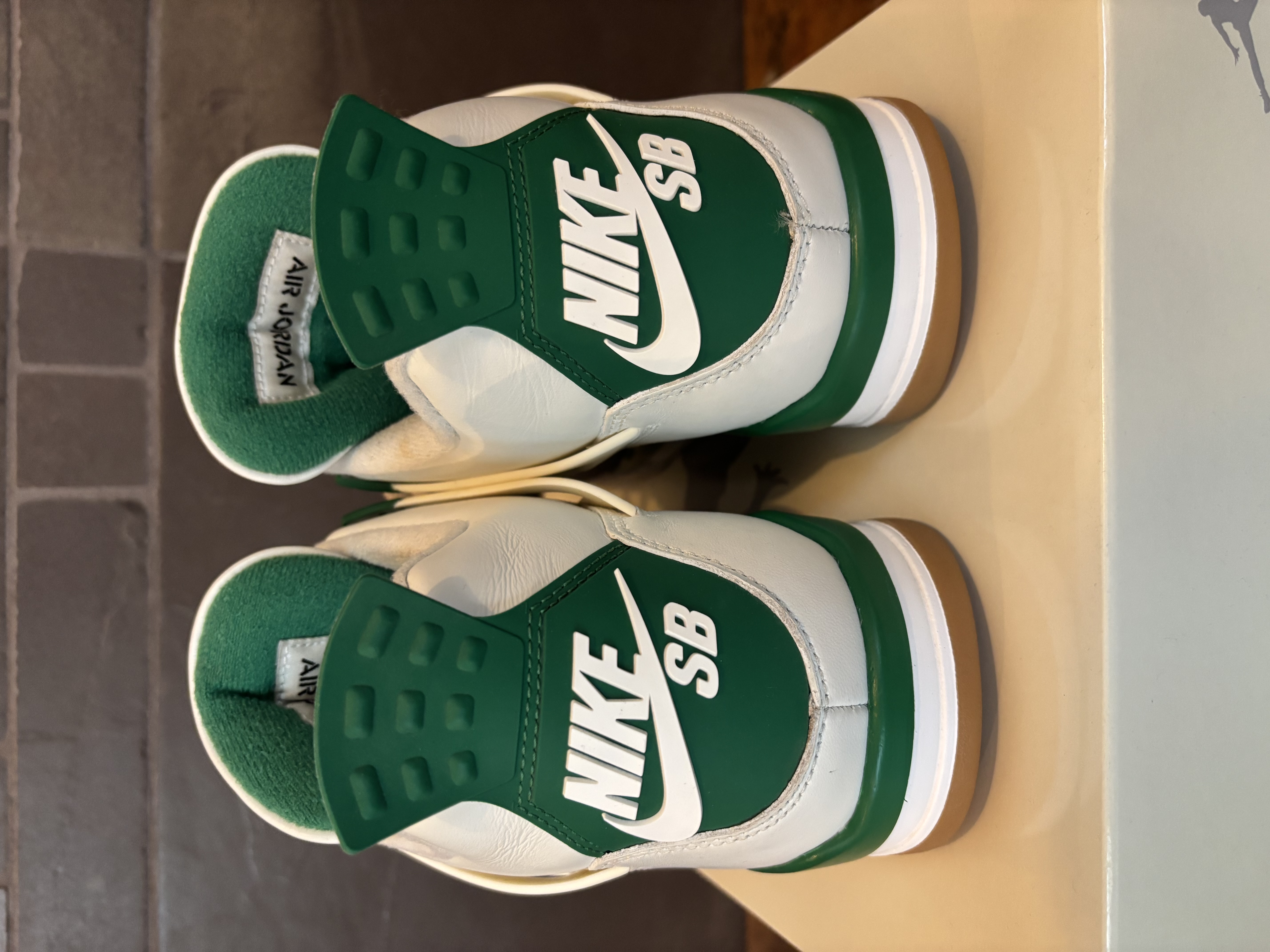 Air Jordan x Nike SB 4 'Pine Green' (2023) photo 4