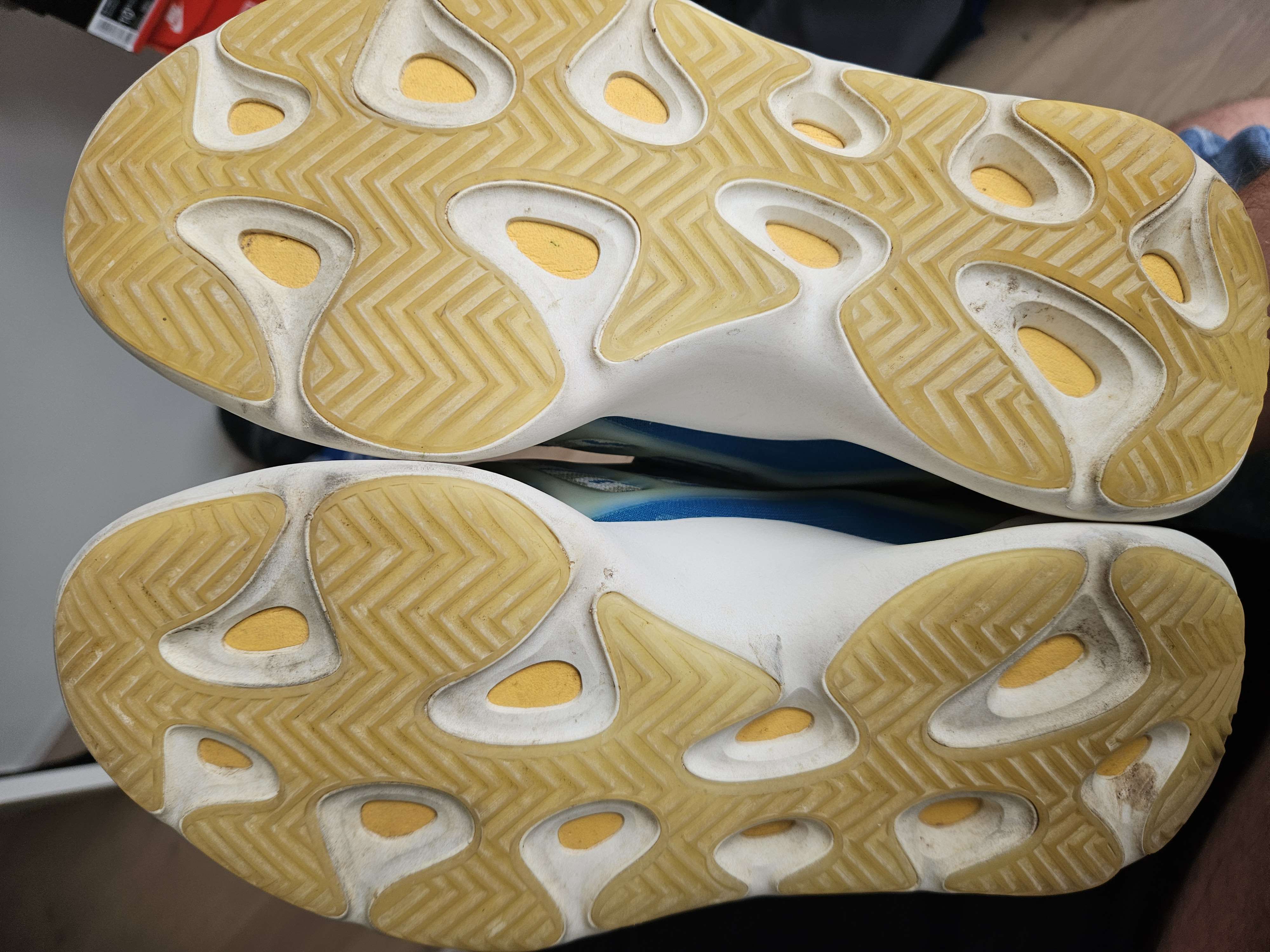 Yeezy 700 V3 'Arzareth' (2020) photo 5