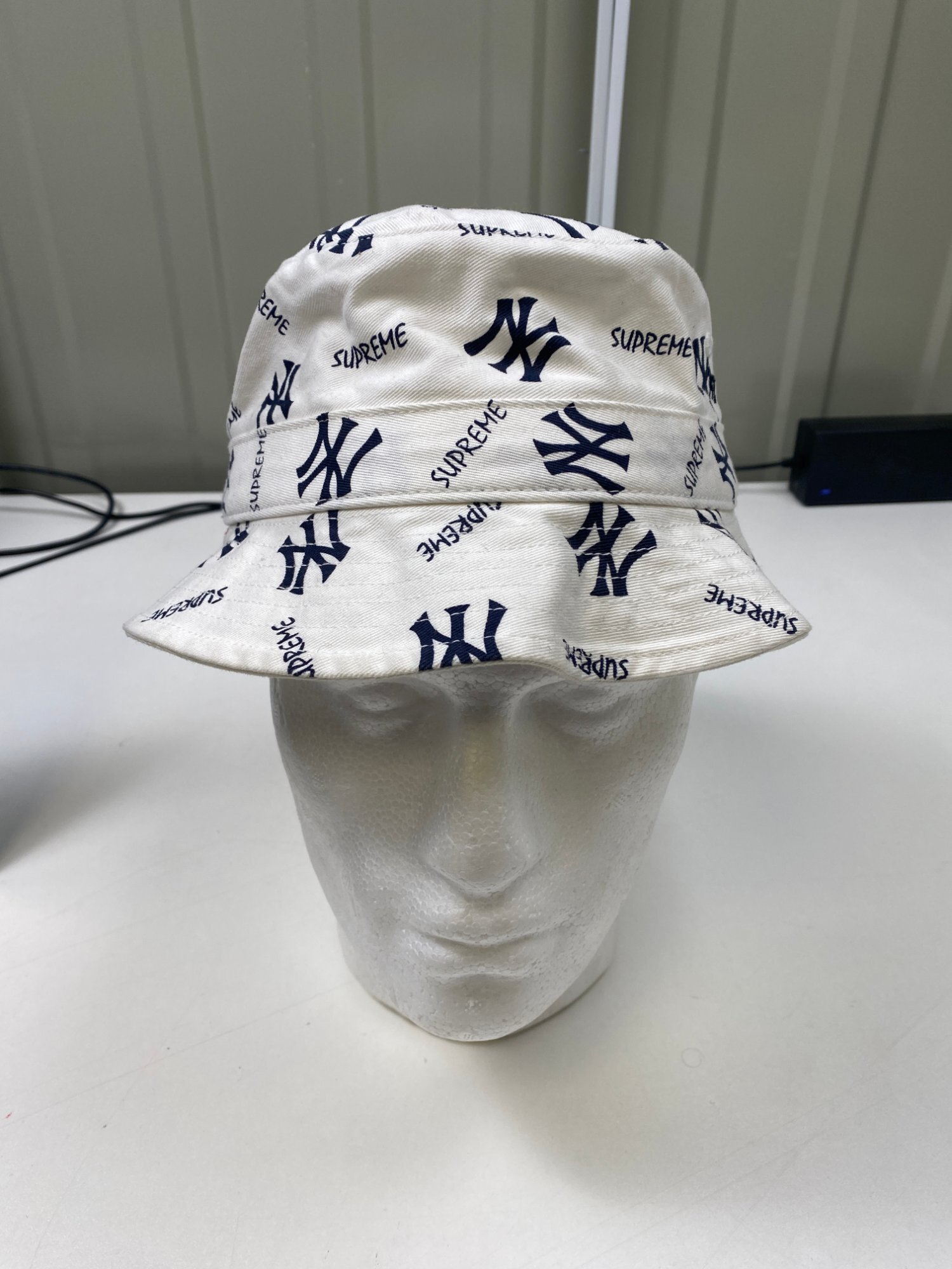 Supreme New York Yankees '47 Brand Crusher photo 1