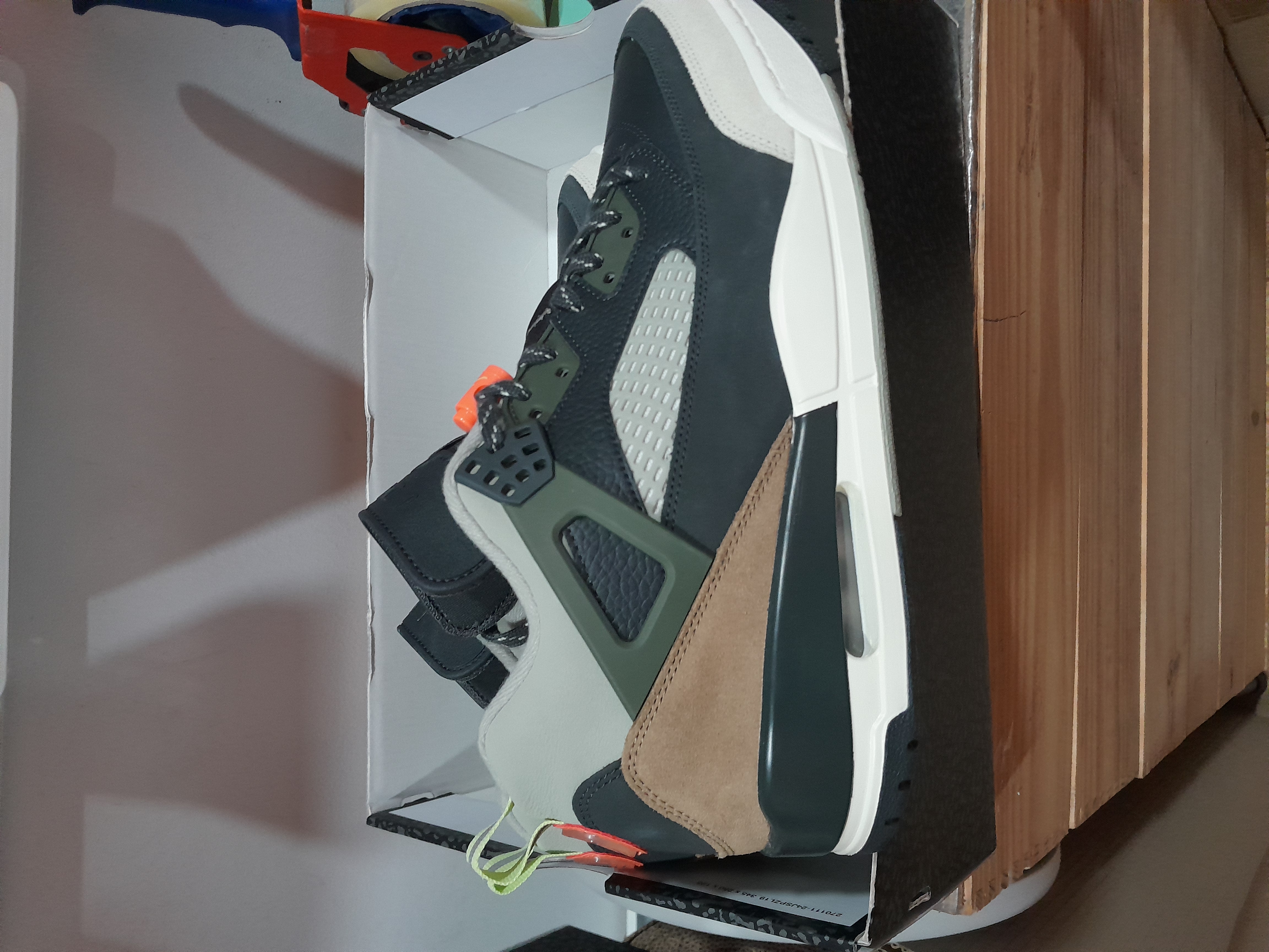 Air Jordan Spizike Low 'Anthracite Mango Cargo Khaki' (2026) photo 2