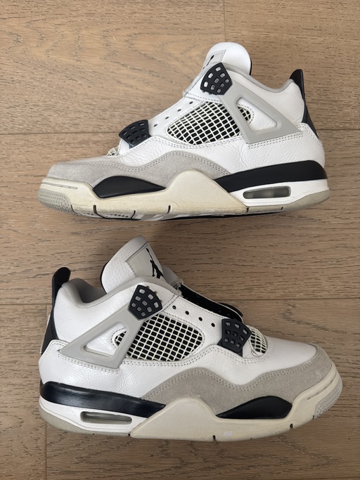 Air Jordan 4 'Military Black' (2022)