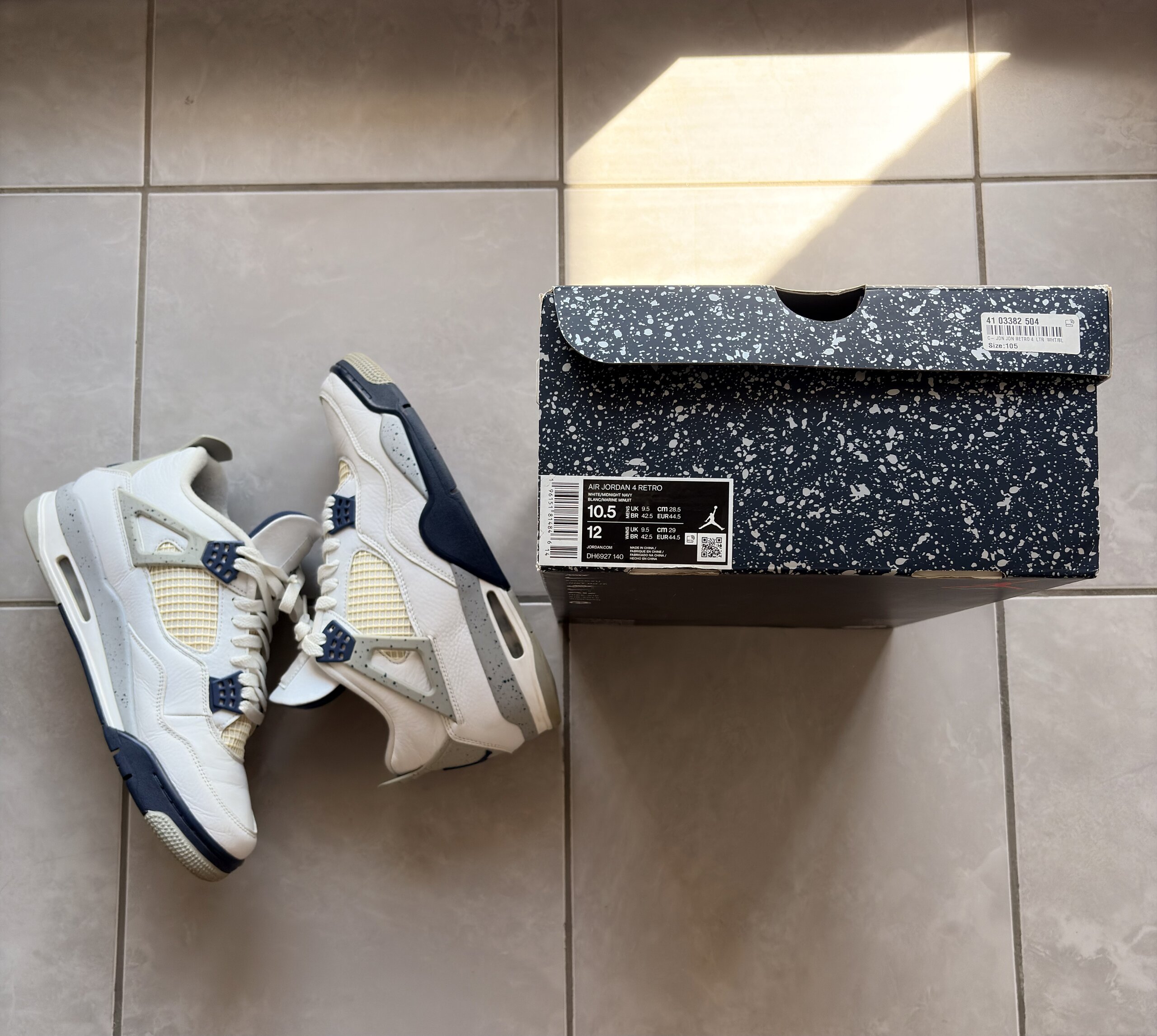 Air Jordan 4 Retro 'Midnight Navy' (2022) photo 4