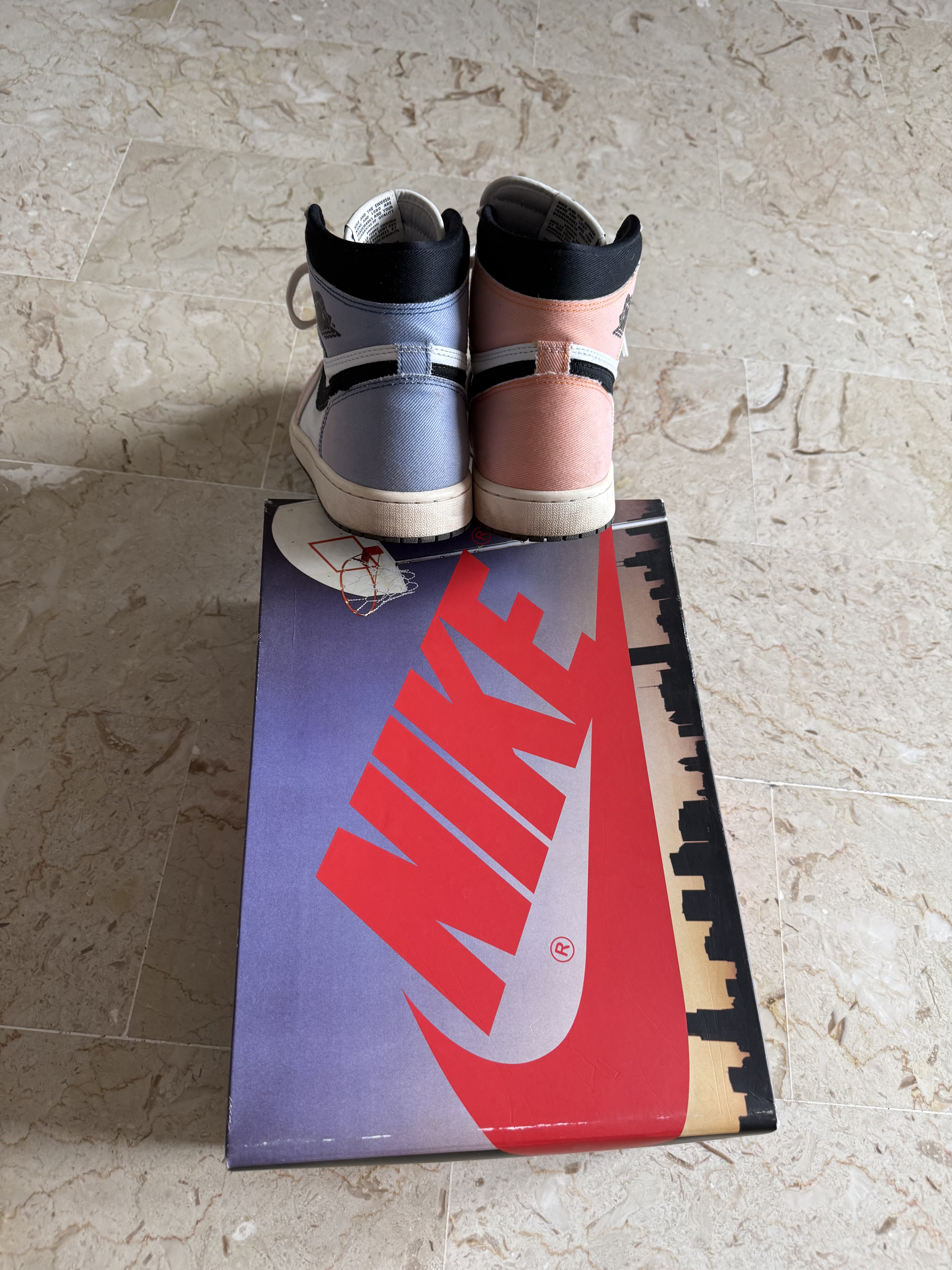 Air Jordan 1 High OG 'Skyline' (2023) photo 4