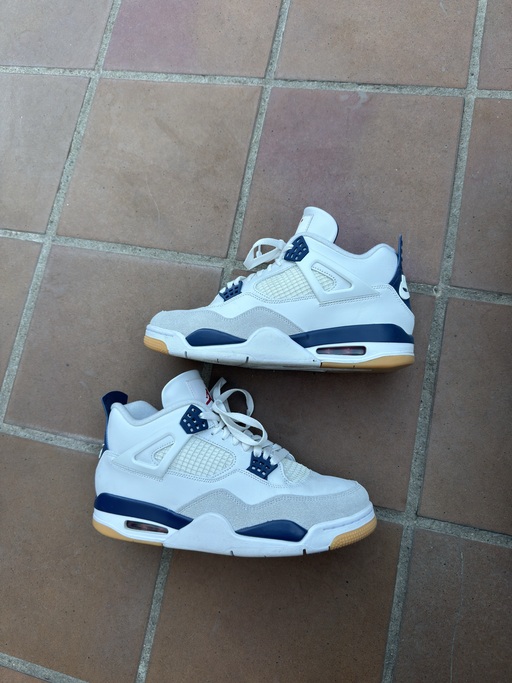 Nike SB x Air Jordan 4 'Navy' (2025)