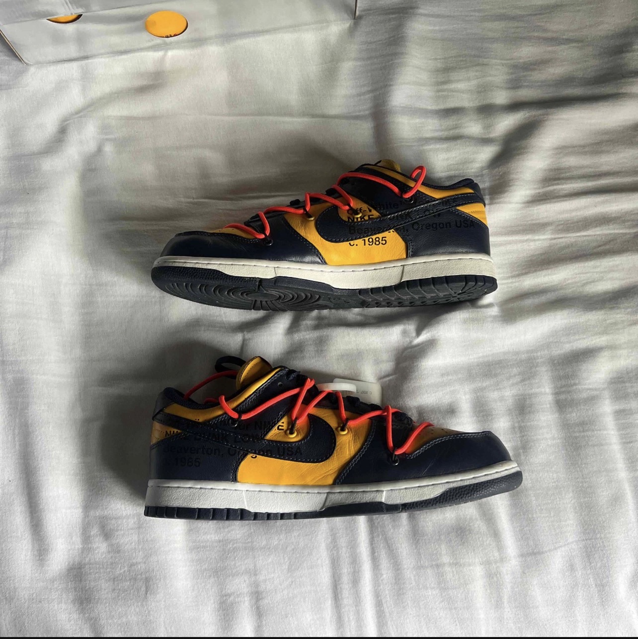 Nike x Off White Dunk Low 'University Gold' (2019) photo 2