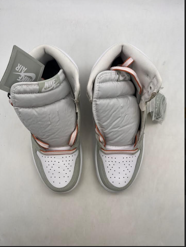 Air Jordan 1 Retro High OG WMNS 'Seafoam' (2021) photo 2