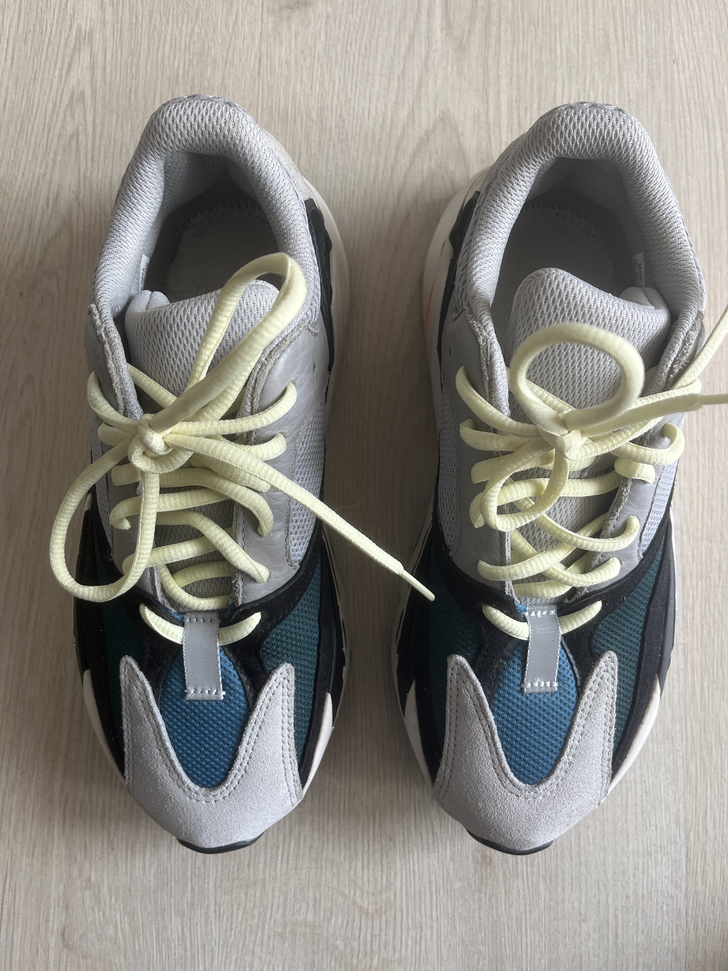 Yeezy Boost 700 'Wave Runner' photo 3