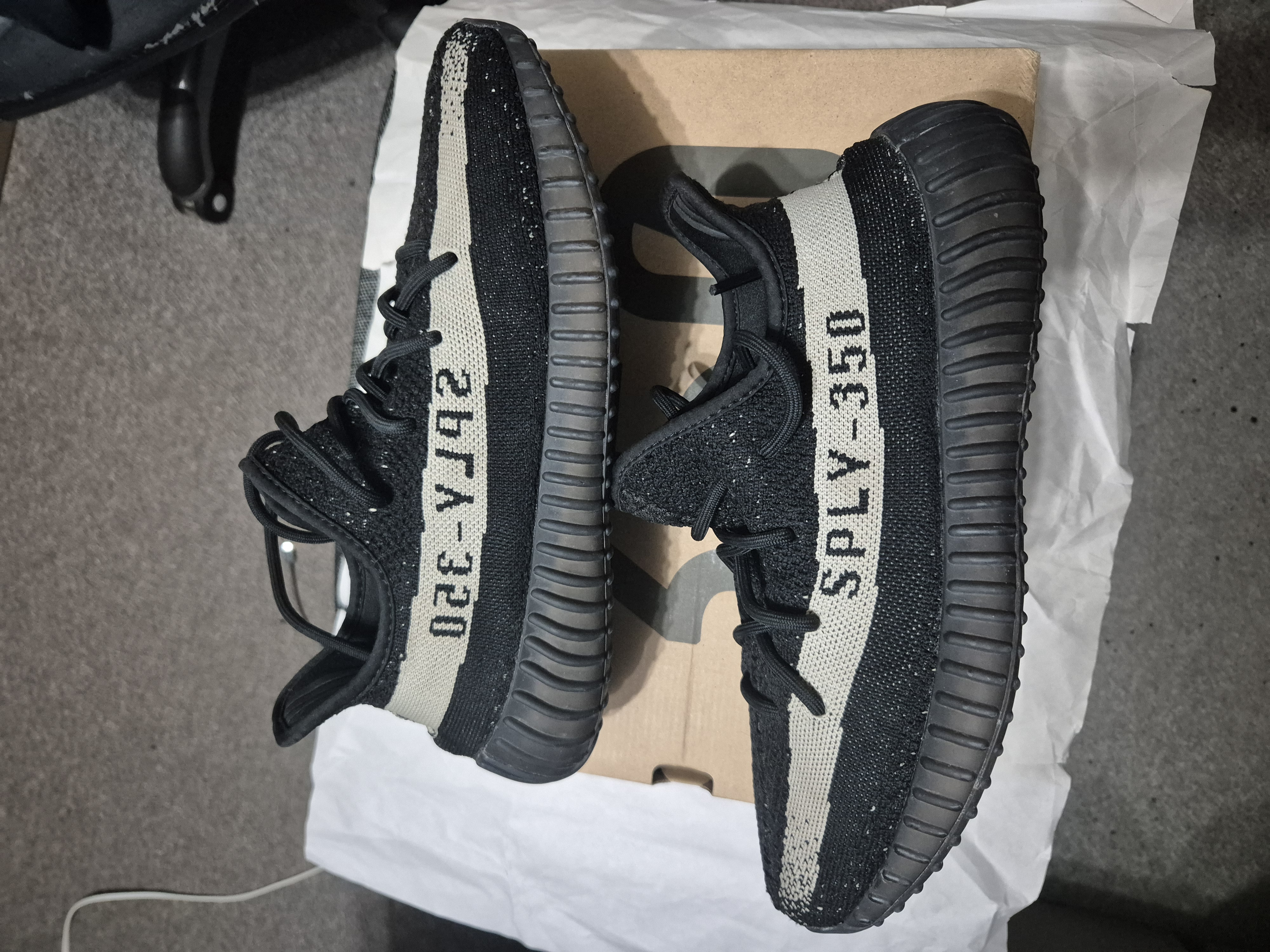 Yeezy Boost 350 V2 'Oreo' photo 1