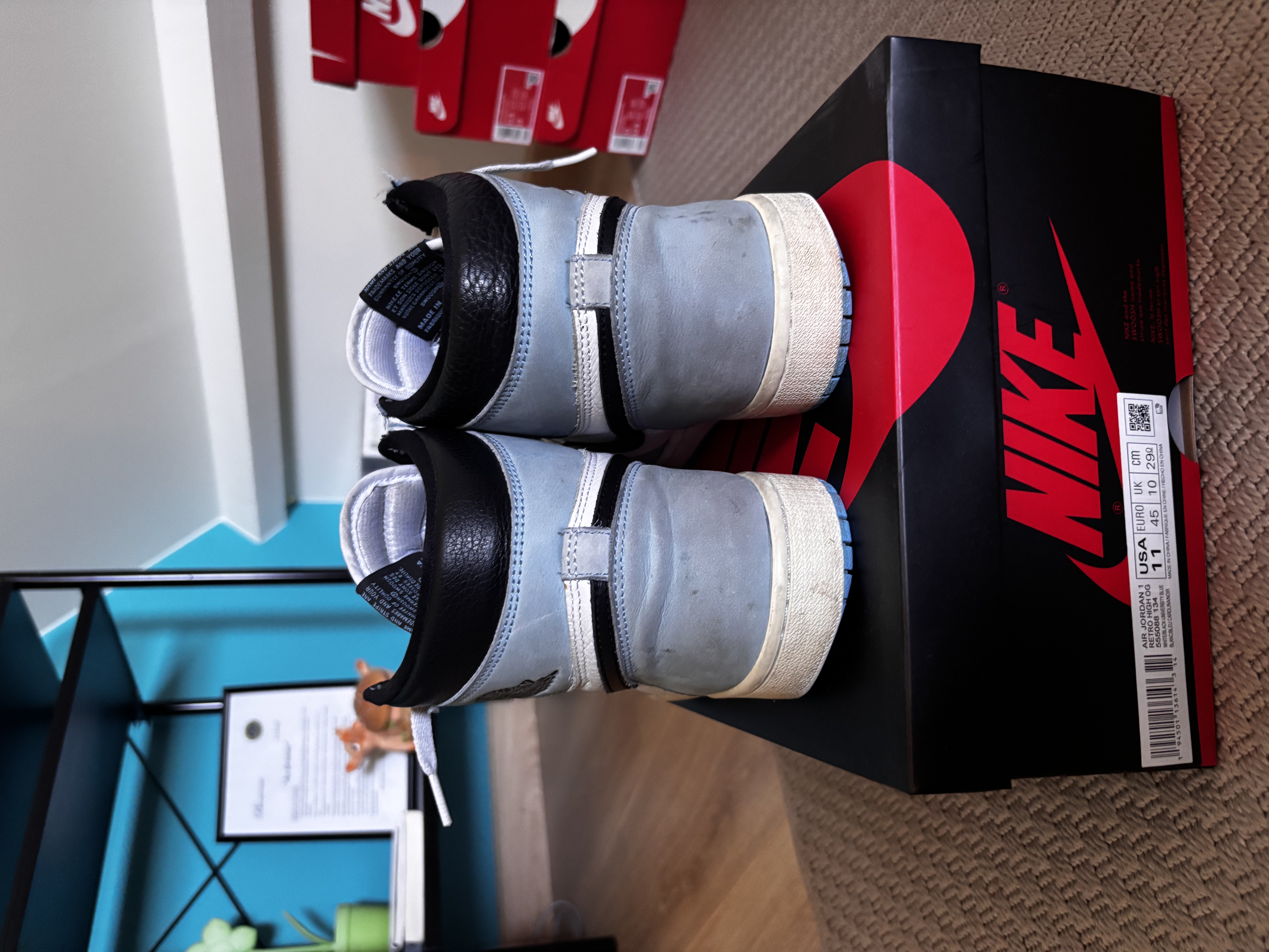 Air Jordan 1 Retro High 'White University Blue' (2021) photo 4