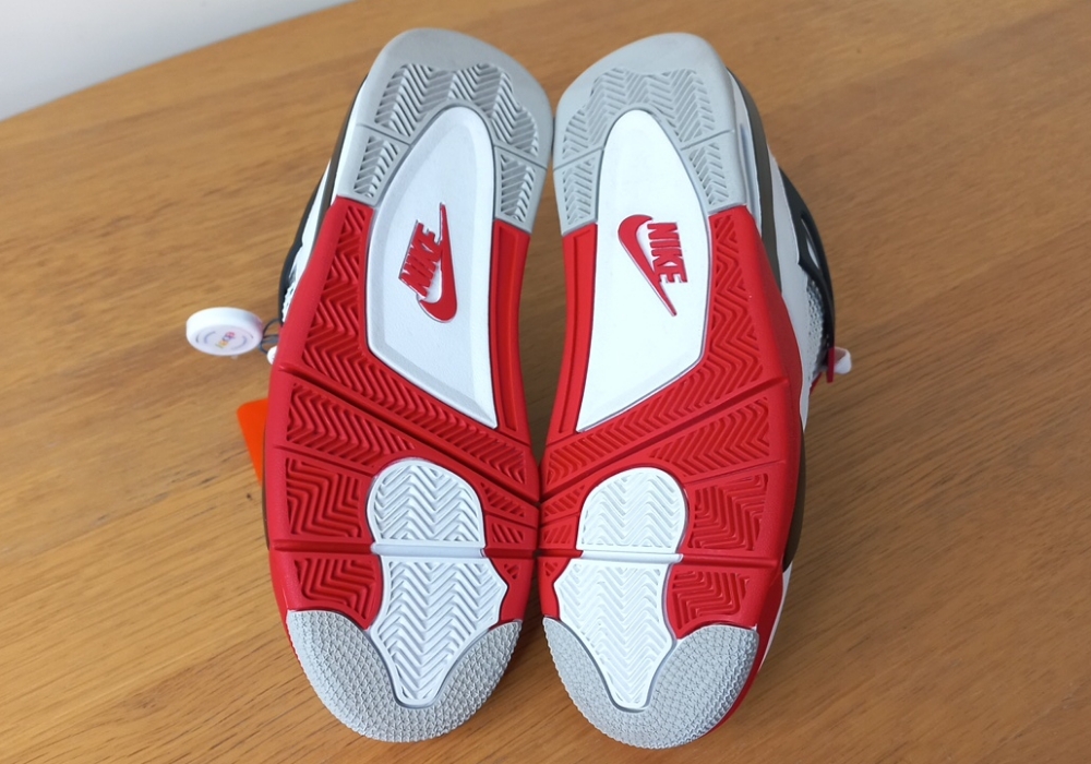 Air Jordan 4 Retro 'Fire Red' (2020) photo 5