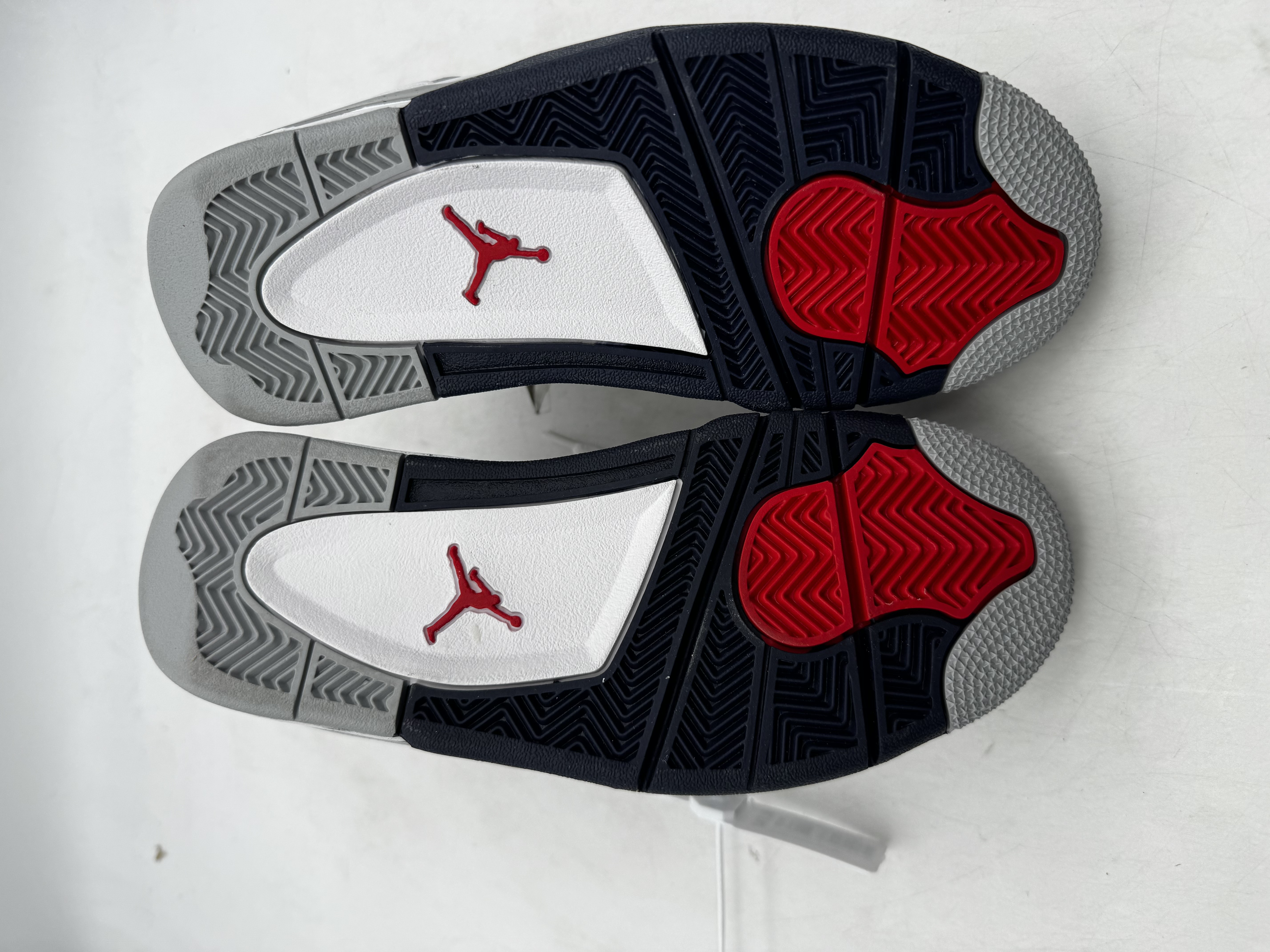 Air Jordan 4 Retro GS 'Midnight Navy' (2022) photo 3