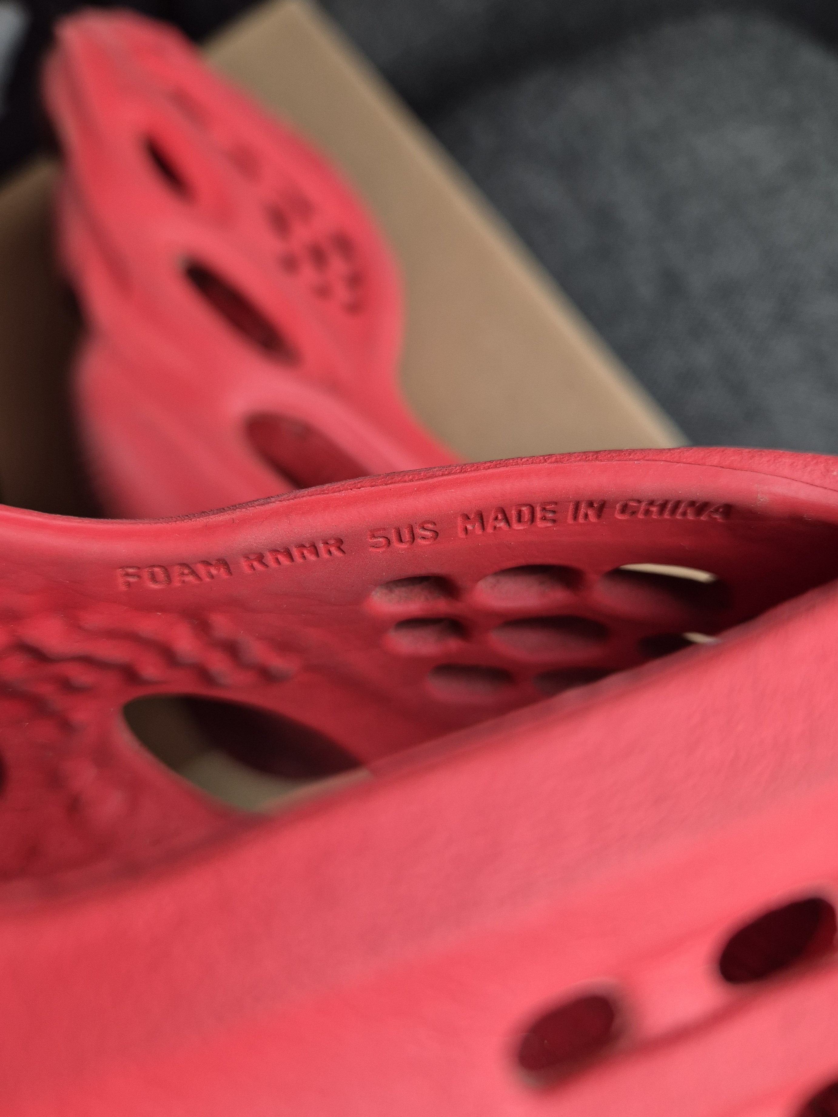 Yeezy Foam Runner 'Vermilion' (2021) photo 6