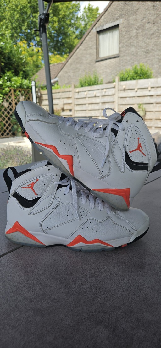 Air Jordan 7 'White Infrared' (2023)