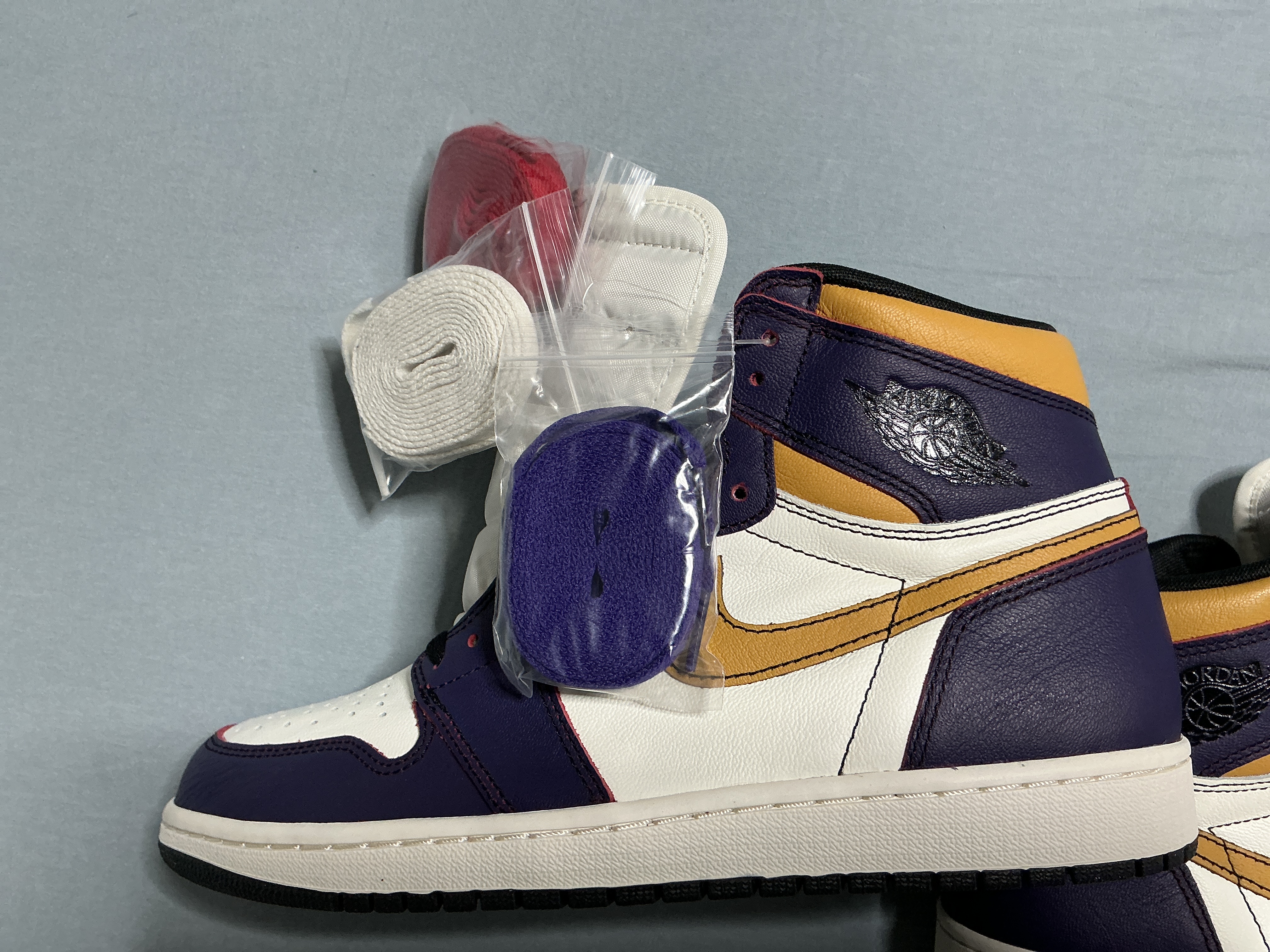 Air Jordan x Nike SB 1 Retro High OG 'LA to Chicago' (2019) photo 8