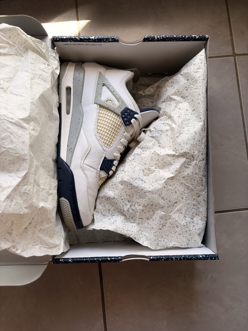 Air Jordan 4 Retro 'Midnight Navy' (2022)