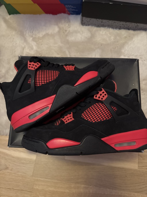 Air Jordan 4 Retro 'Red Thunder' (2022)