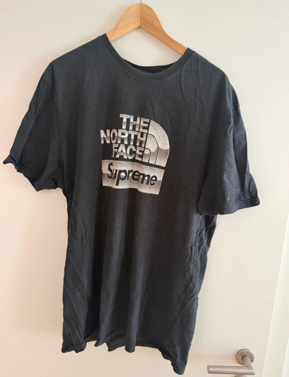 Supreme x The North Face Metallic Logo T-Shirt Tee Black (SS18) photo 1