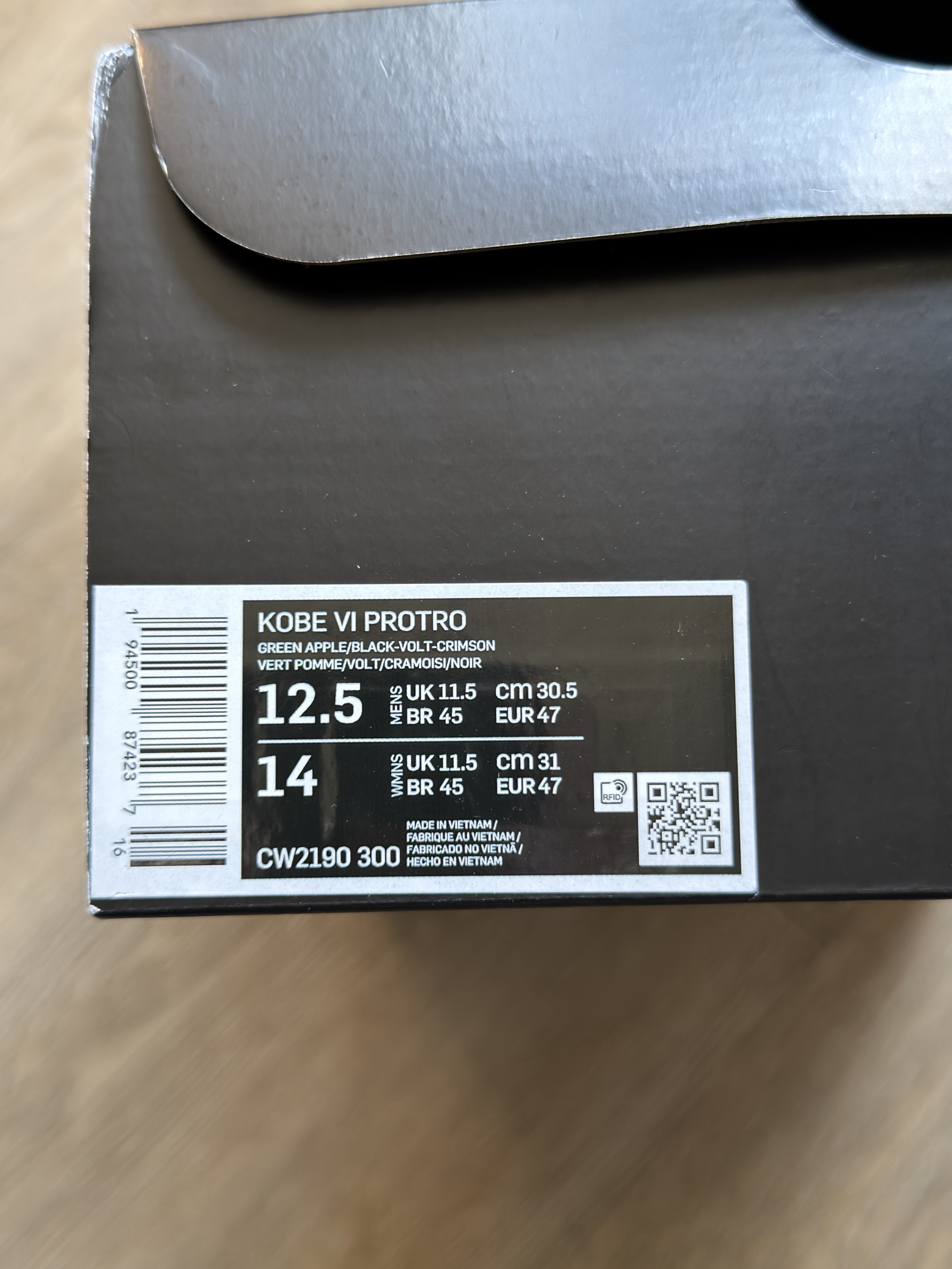 Nike Kobe 6 Protro 'Grinch' (2020) photo 6