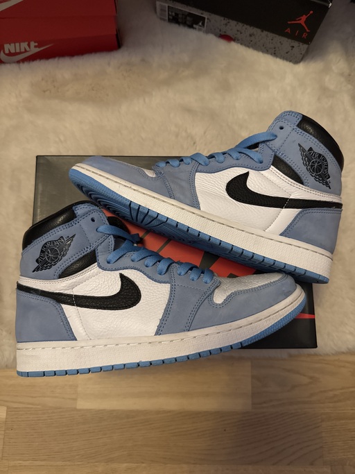 Air Jordan 1 Retro High 'White University Blue' (2021)
