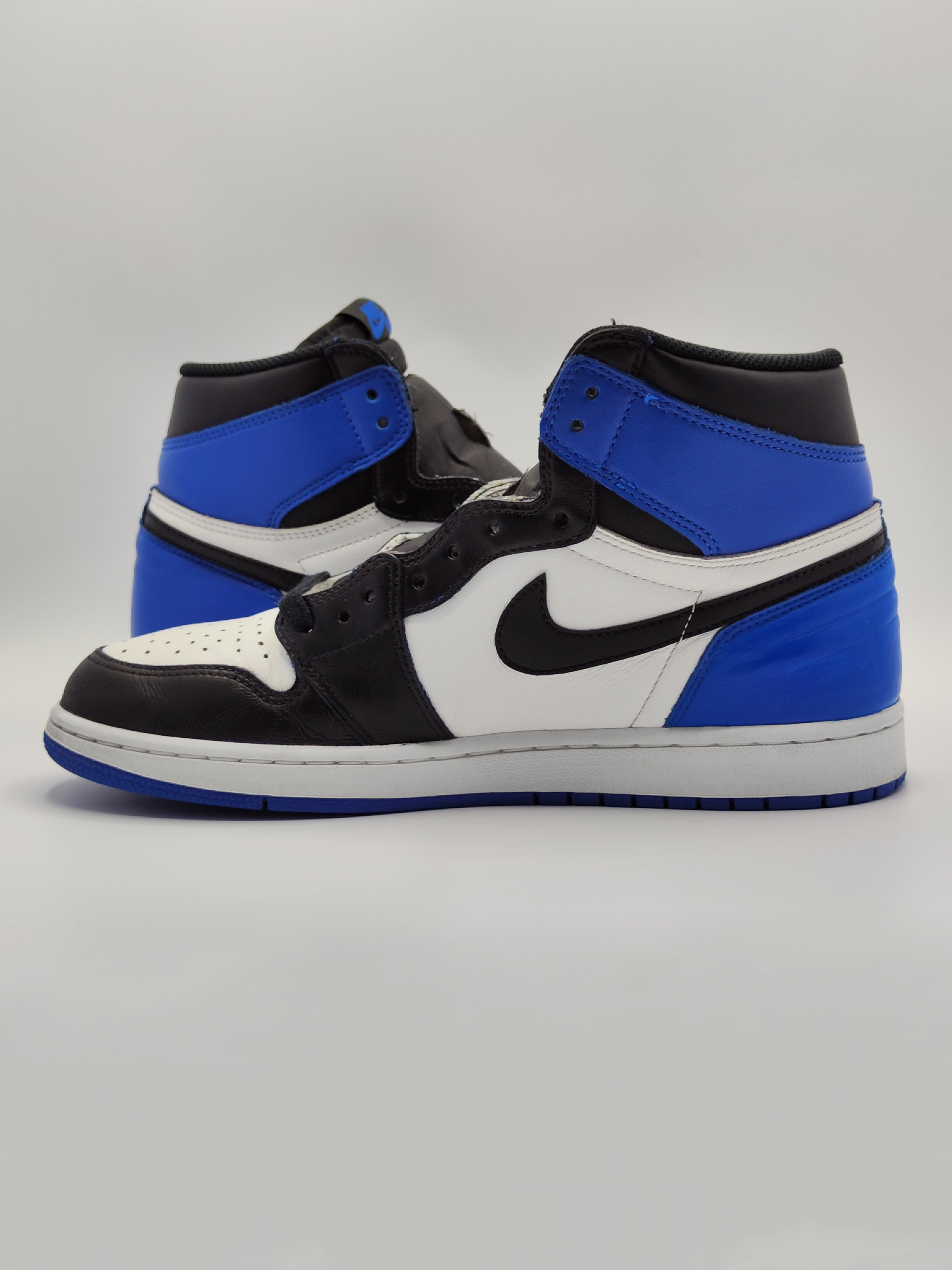 Air Jordan 1 Retro High OG 'Game Royal' (2018) photo 2