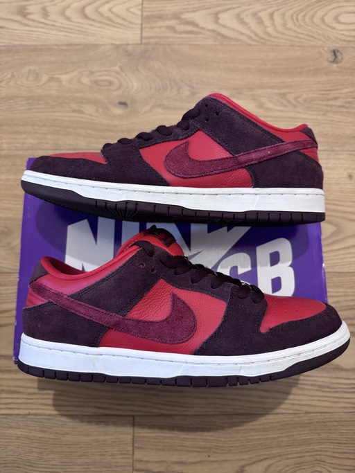 Nike SB Dunk Low 'Cherry' (2022)
