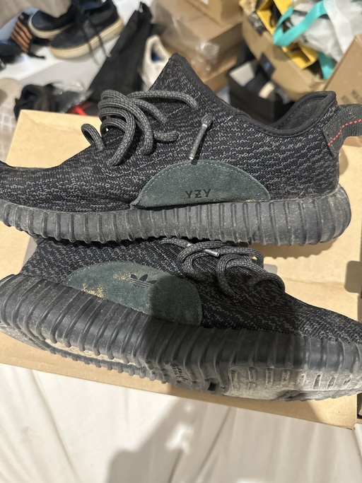 Yeezy Boost 350 'Pirate Black' (2022/2023/2024)