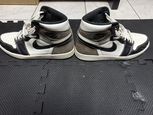 Air Jordan 1 Retro High OG 'Dark Mocha' (2020)