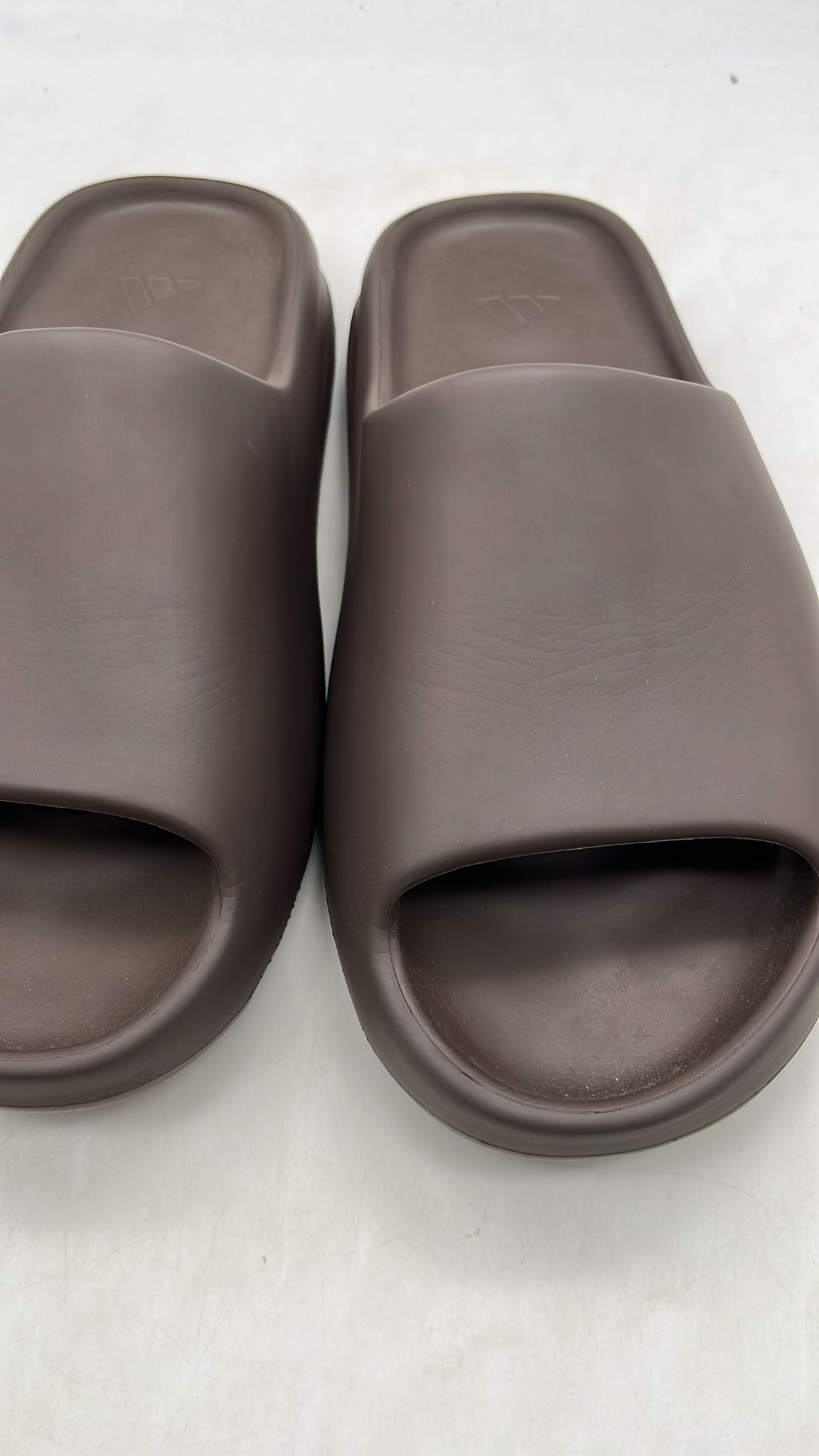 Yeezy Slide 'Soot' photo 1