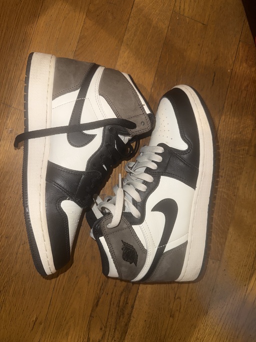 Air Jordan 1 Retro High Dark Mocha (GS) (2020)