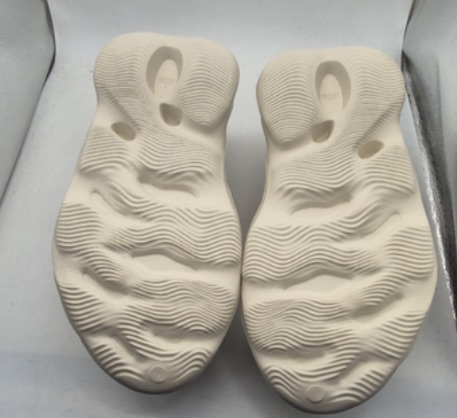 Yeezy Foam Runner 'Sand' (2022) photo 5